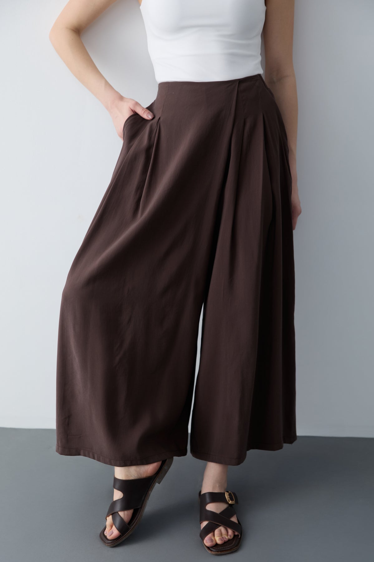 Pantalone TWOSS26PL00081 - braon [djesi-src-2e14c59733a99cbfe80923cbc6e9311a21a4e442ba263b57261bb3877deba387]