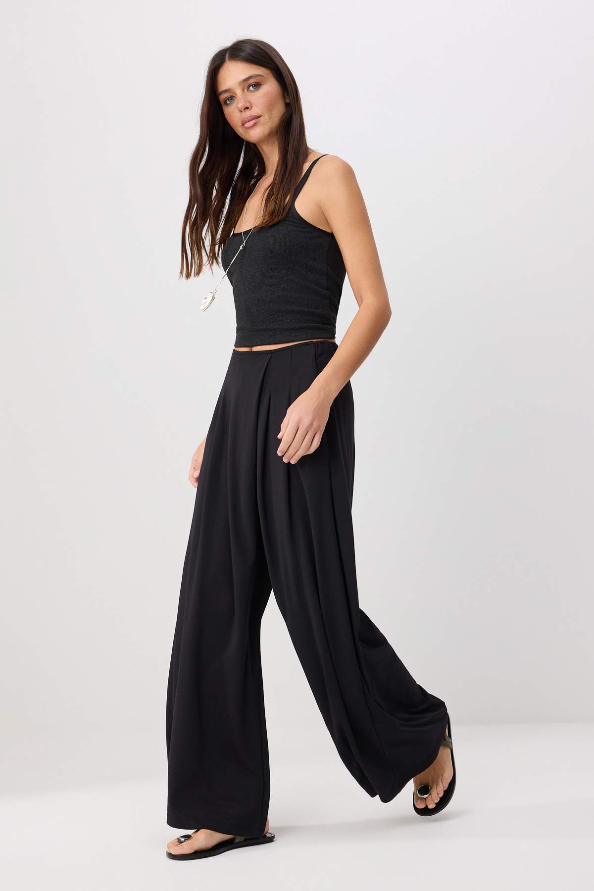 Pantalone TWOSS26PL00186 - crna [djesi-src-d0aee5fd9b21ccb0e19015ea97daa4e24858fe51c1610719df2c4bfdec44f143]
