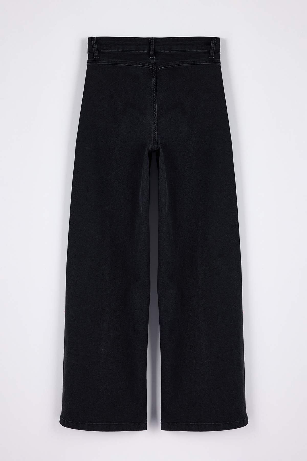 Farmerke TWOSS26JE00024 - crna