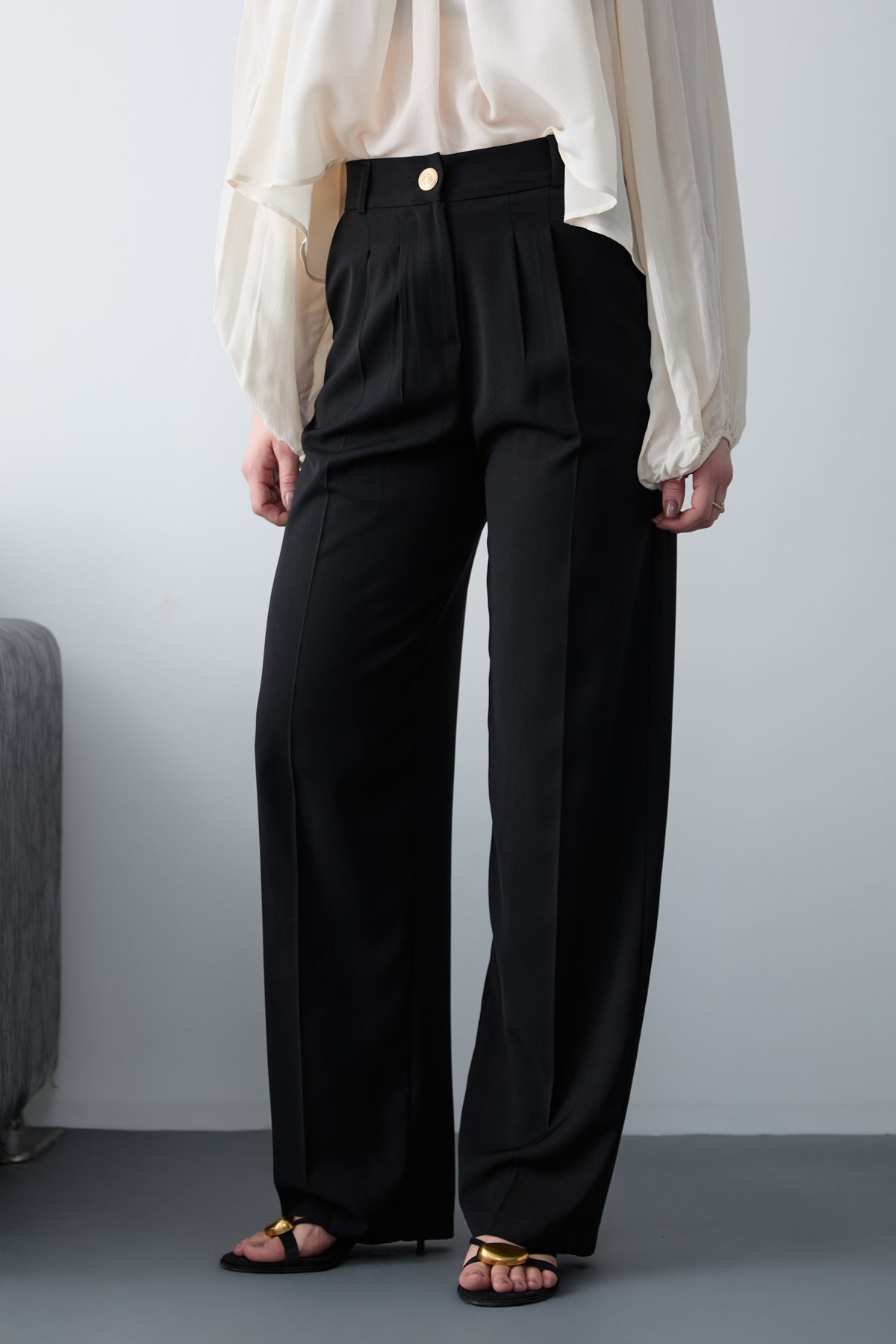 Pantalone TWOAW26PL00161 - crna [djesi-src-8df113b42685e723dada95efd18cc170b3e8f88cbab8505bcd79707950caefa2]
