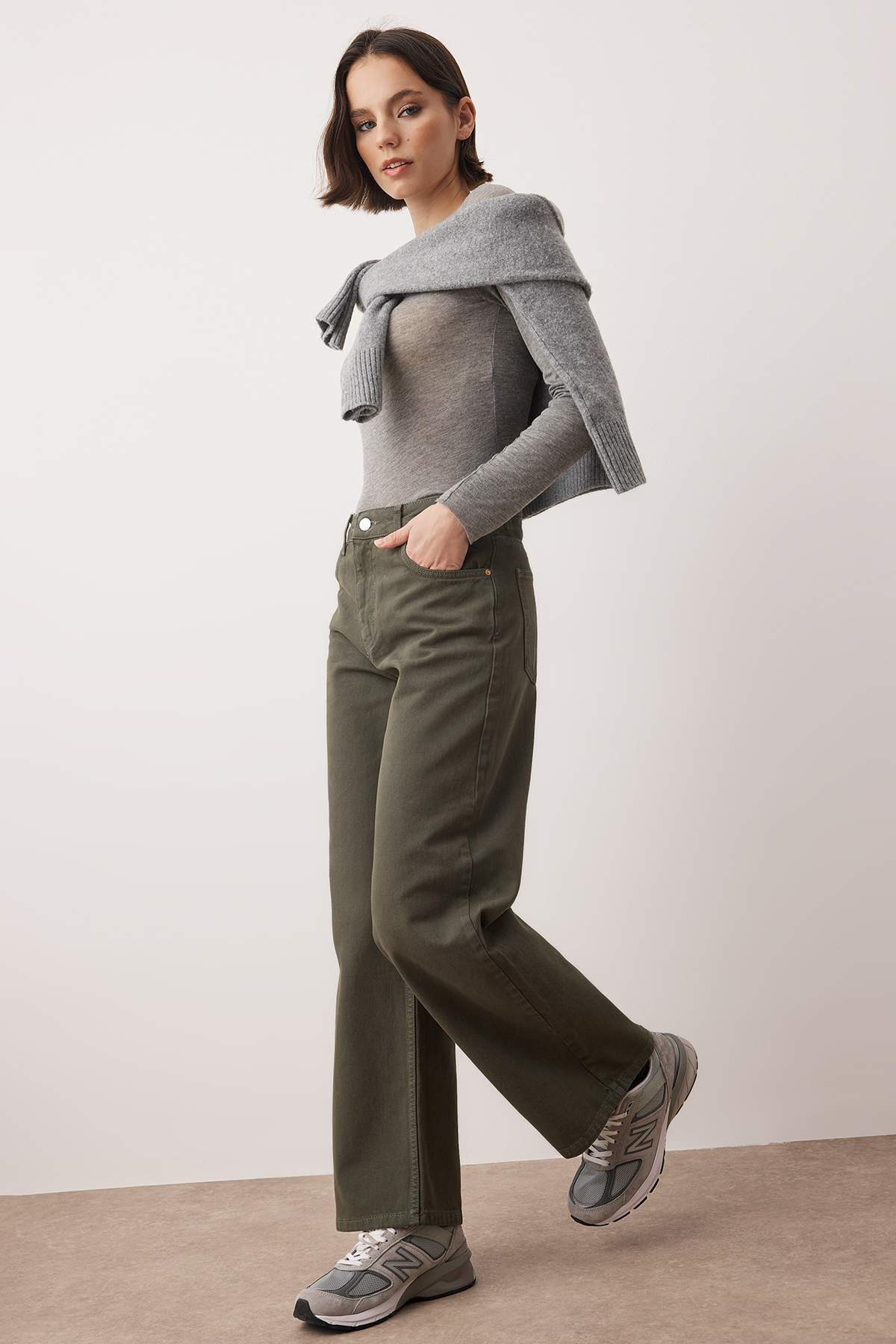Farmerke TWOAW26JE00190 - khaki