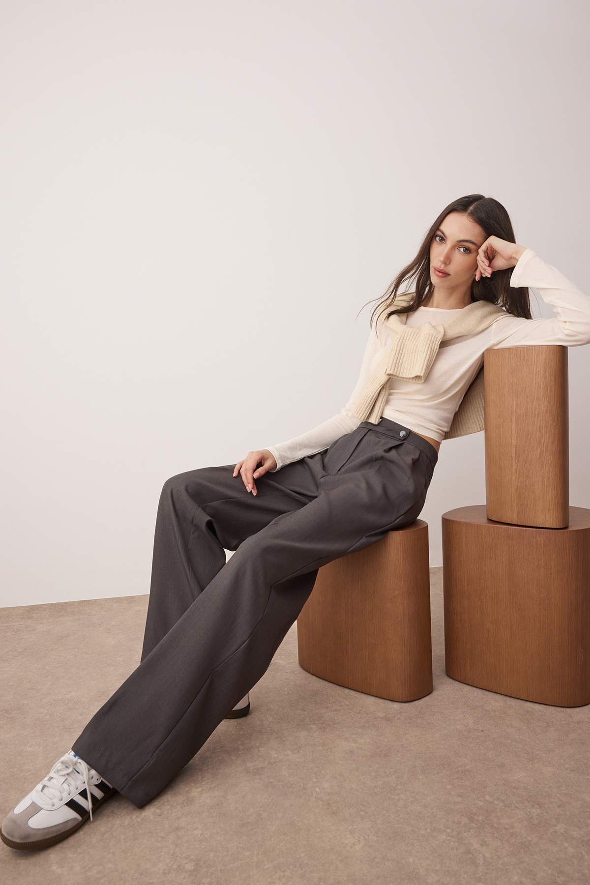 Pantalone TWOAW26PL00036 - siva [djesi-src-40992f3cea9b60c15a5867c2f7417770261608eaf7f4541df699f30b8c31ec9e]