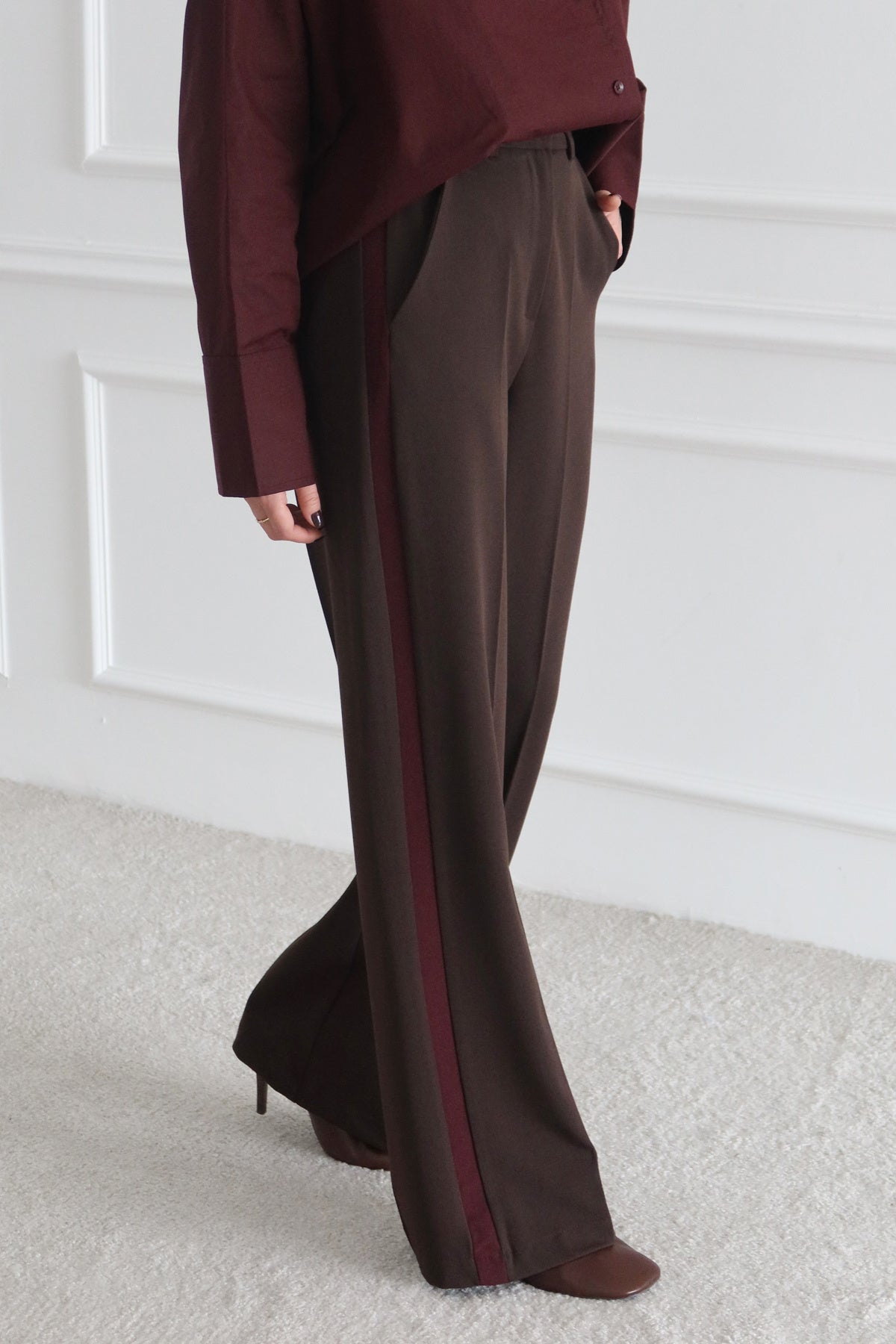 Pantalone TWOSS26PL00013 - braon [djesi-src-cc10770b8c28afab9fd479504161af6546844430ed058aa5e61946c78c22a6cd]