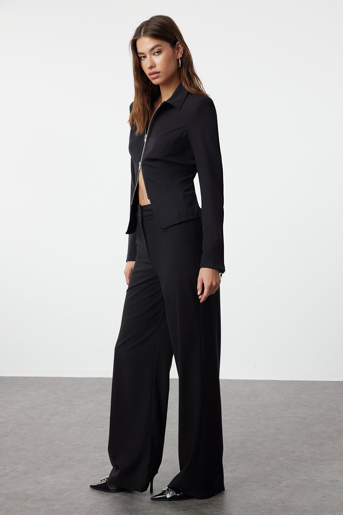 Pantalone TWOSS23PL00314 - crna [djesi-src-69363fe89c3b506ee521dd546a7404f7f3b169e11a697031732ee98ba6e1baa0]