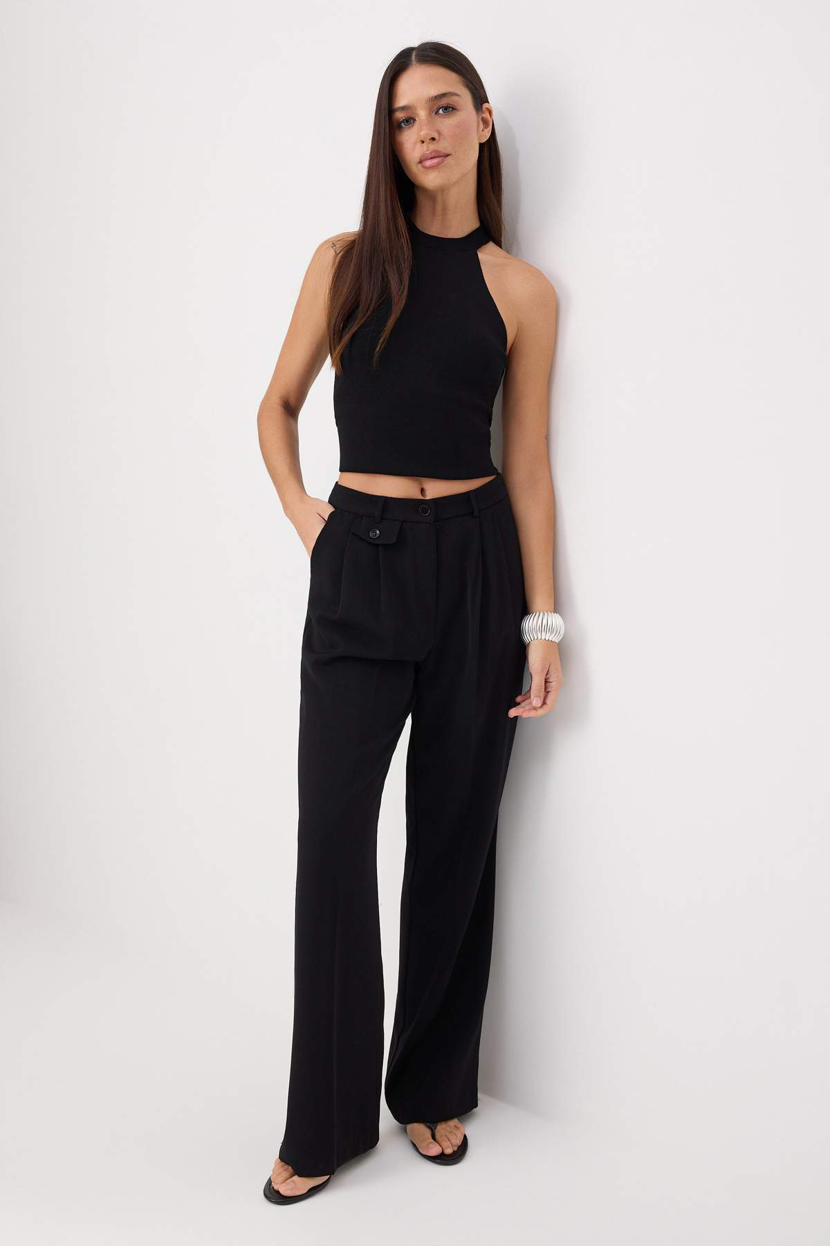 Pantalone TWOSS26PL00054 - crna [djesi-src-f04149ef02345e418cde51e5b4041fed5bb5bf44a480647a46aeb68e8b98b7db]