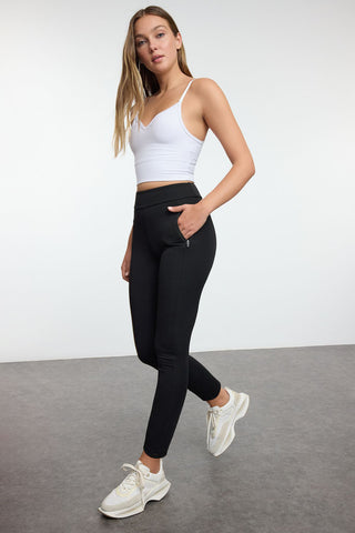 Helanke THMAW25TY00002 - crna [djesi-src-c749bb470af5dd2e60935c486d1b5b08cac2c9107920d92ffc74f199adaa0cbc]