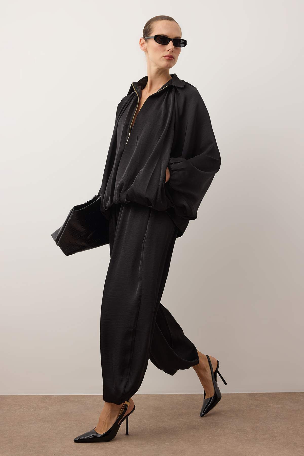 Pantalone TWOAW26AU00114 - crna
