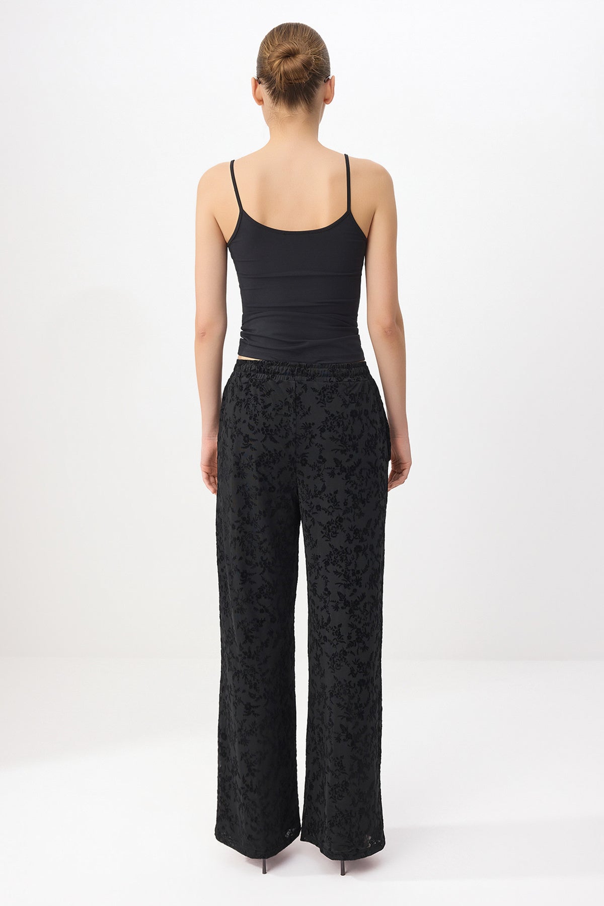 Pantalone TWOSS26PL00161 - crna [djesi-src-c777b4d56f61fcdef11a2425542a38e6ba18a1cefa09320ebd0e9f72d8996c0d]