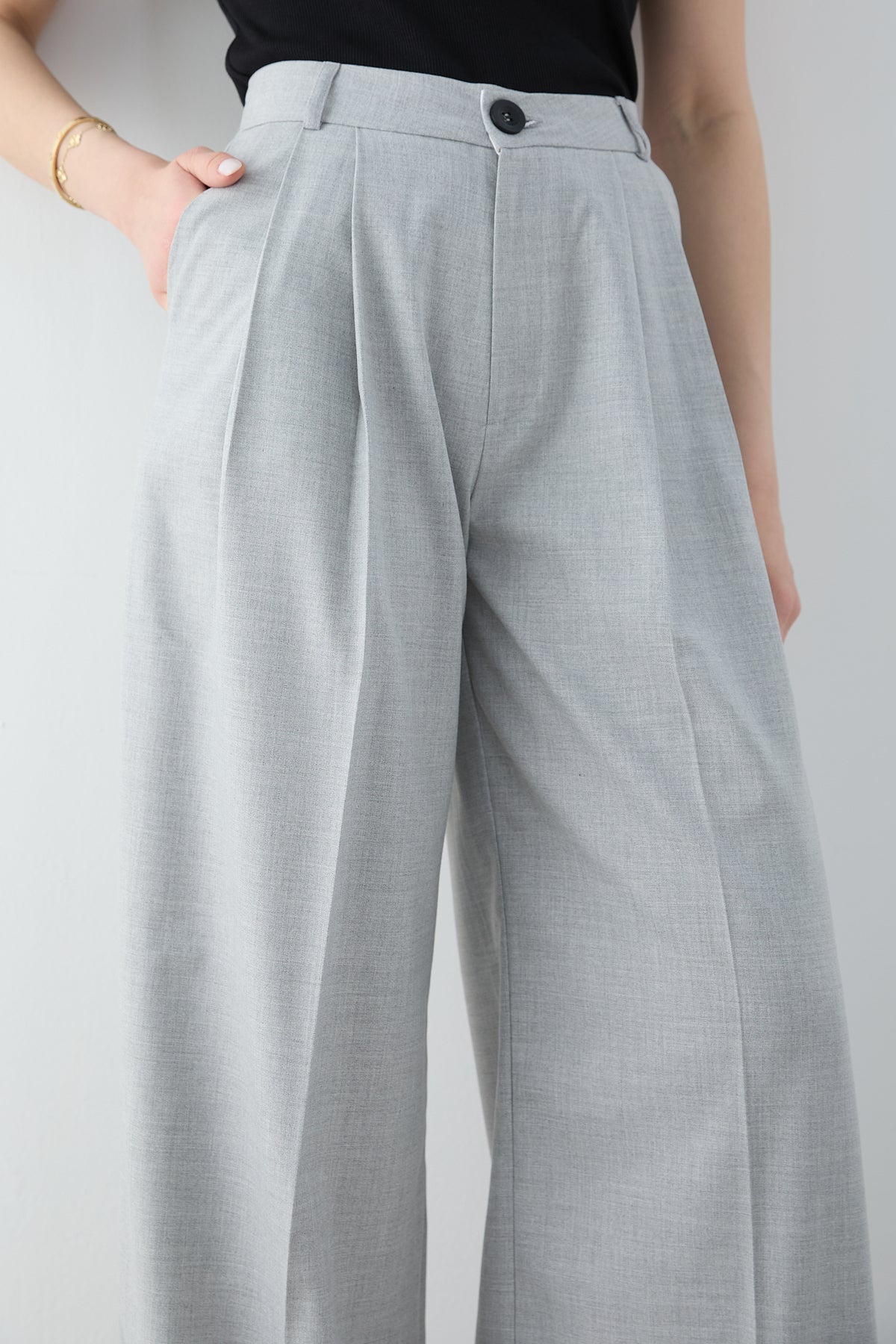 Pantalone TWOSS26PL00228 - siva [djesi-src-74dc882e01959e7d0e4de5b29b560be7a27c409f4bad24d32d175d57cb2bd487]
