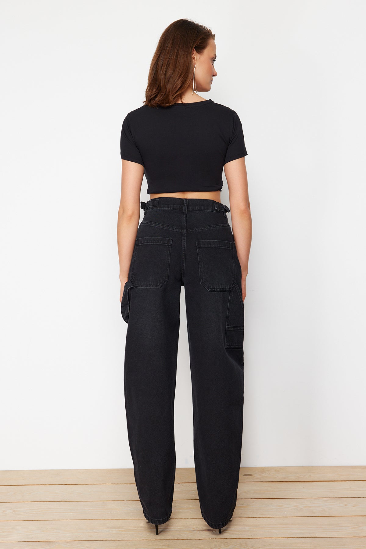 Farmerke TWOAW24JE00308 - crna