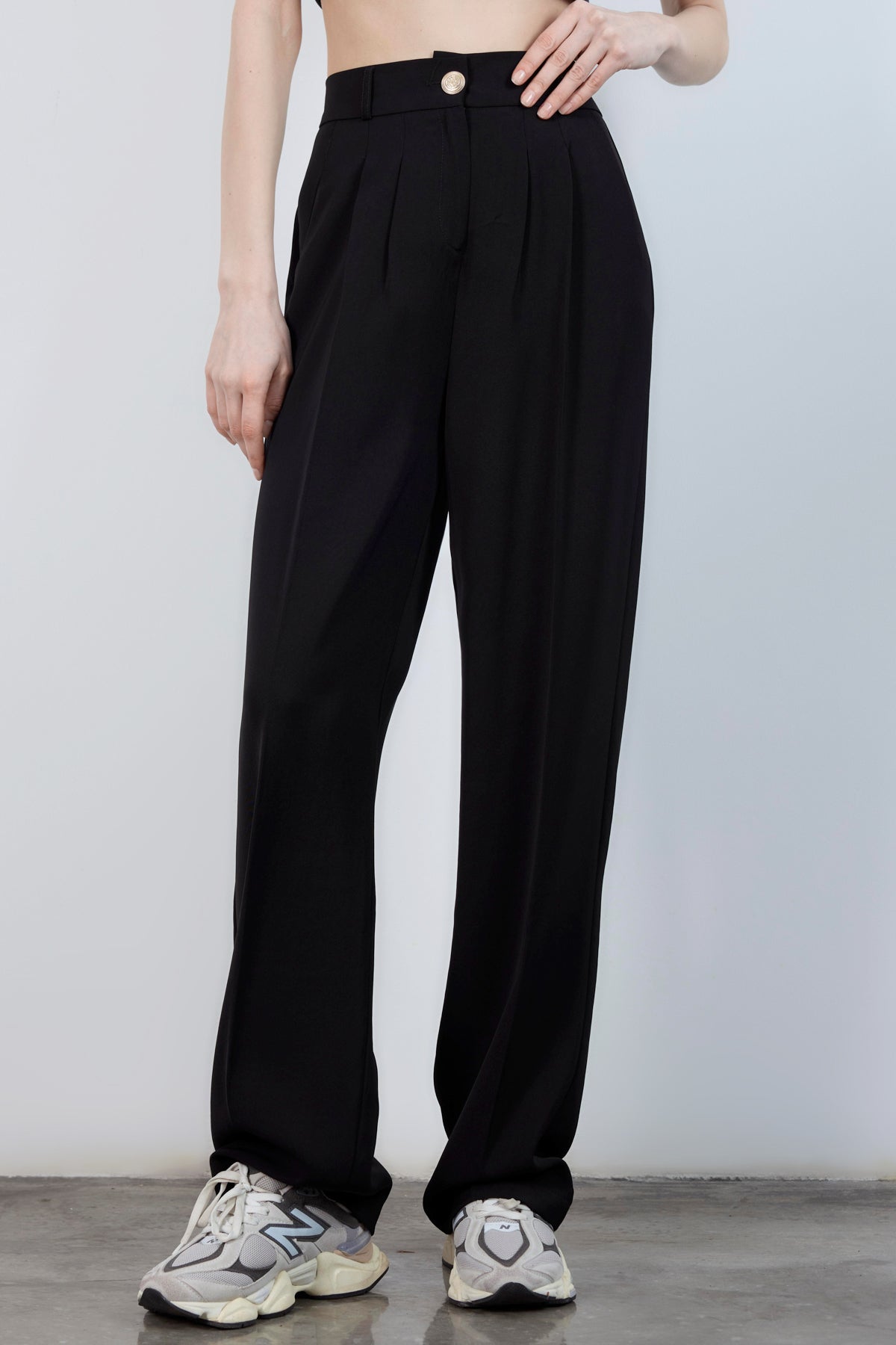 Pantalone TWOAW26PL00161 - crna [djesi-src-c2465e1ba144655ac4214f46d8ad4bb44a6e56a14938d99ccb761a8928f961f1]