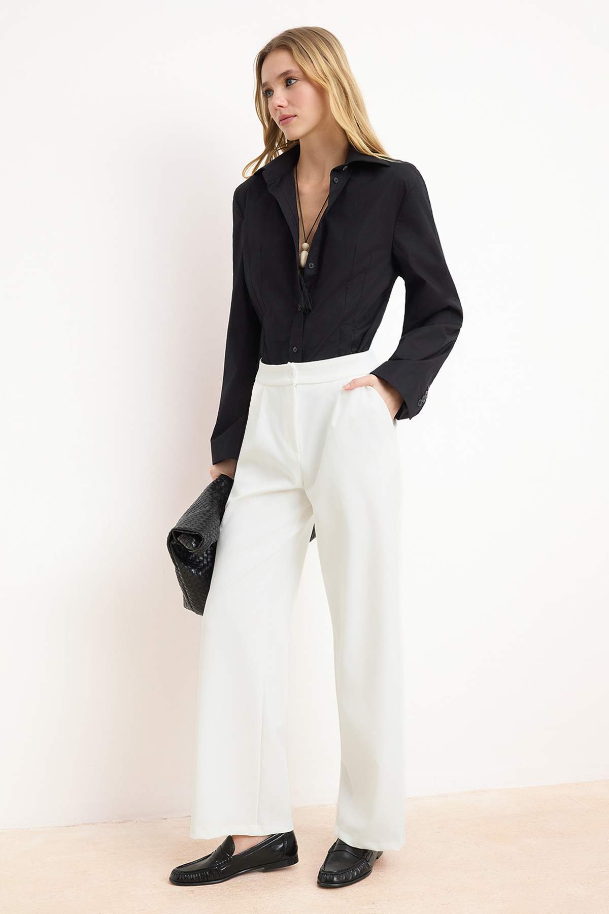 Pantalone TWOAW22PL0139 - bijela [djesi-src-2773a3204ef7d90d338039a06088f1e490ac86280058e745da24370938e29f50]