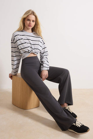 Pantalone TWOAW25PL00026 - siva 2 [djesi-src-dd5575665c41f0879adf60af4fa042681871c1f1d62ef68294c5be4cb7b9c5f3]