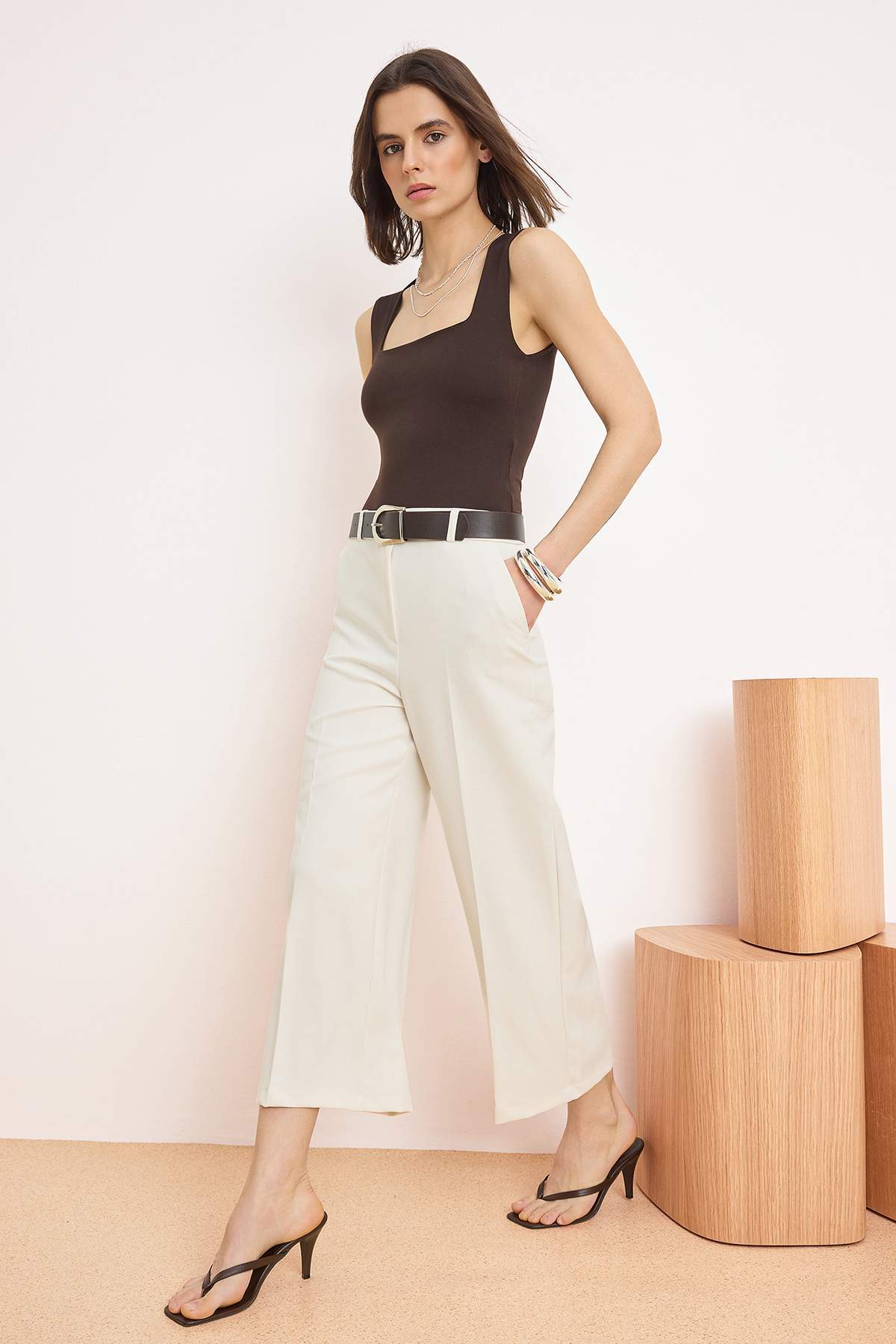 Pantalone TWOSS26PL00072 - kamen [djesi-src-692d9876899fe44dbc839c3bc14032fd669b33a29e48042eafafd58b20e5e1c0]