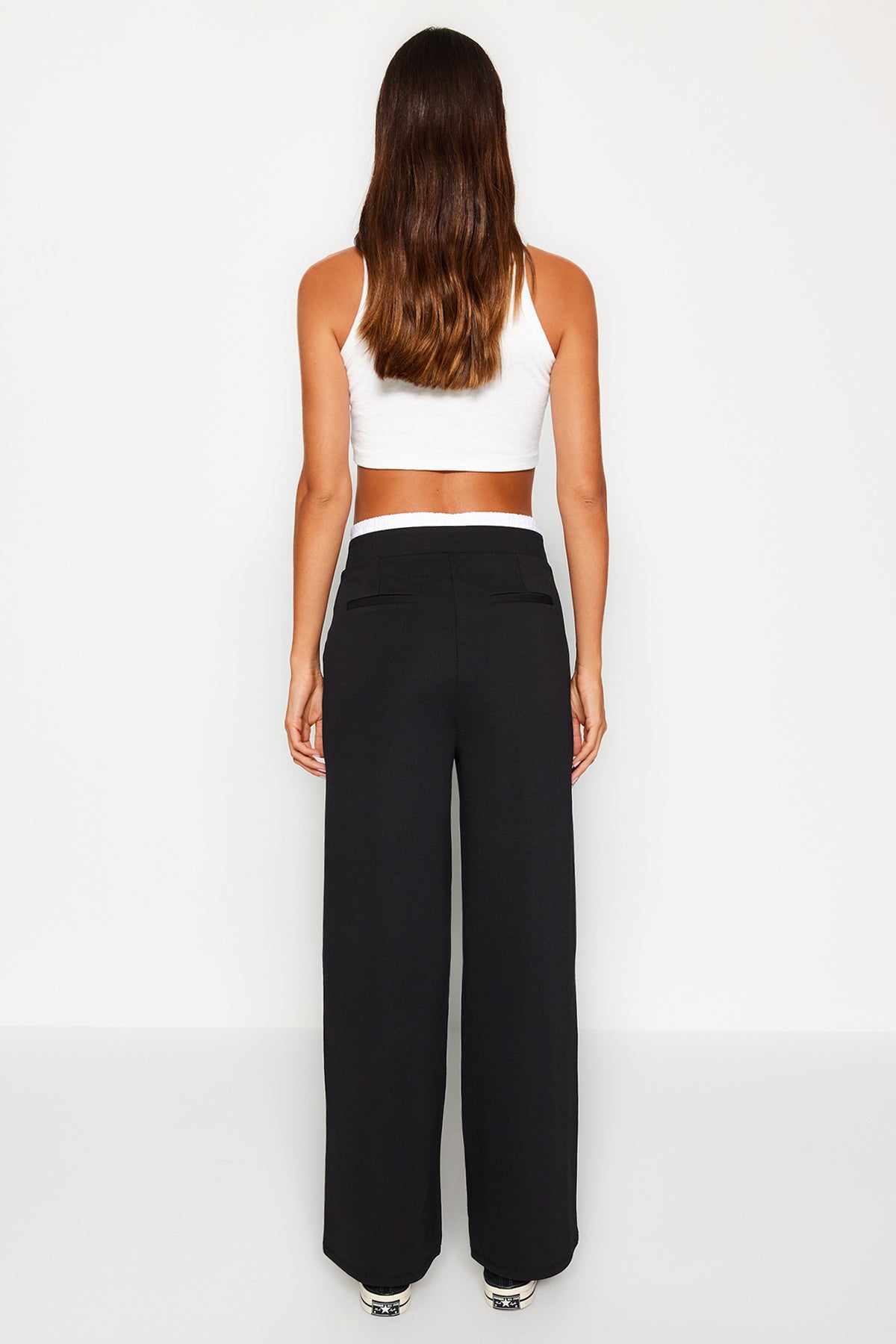 Pantalone TWOAW24PL00360 - crna [djesi-src-d5fe32444eda4e3c251e77eb814dfdc547102730926512bcceb47fd9af87045e]