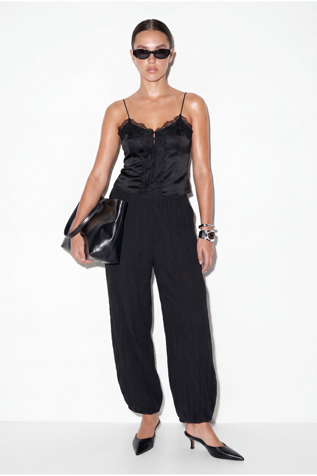Pantalone TDRSS26PL00004 - crna [djesi-src-affe38aee243c6894d5e7db884525c34bb03af76df672858c79fa09ddf7cd4bd]
