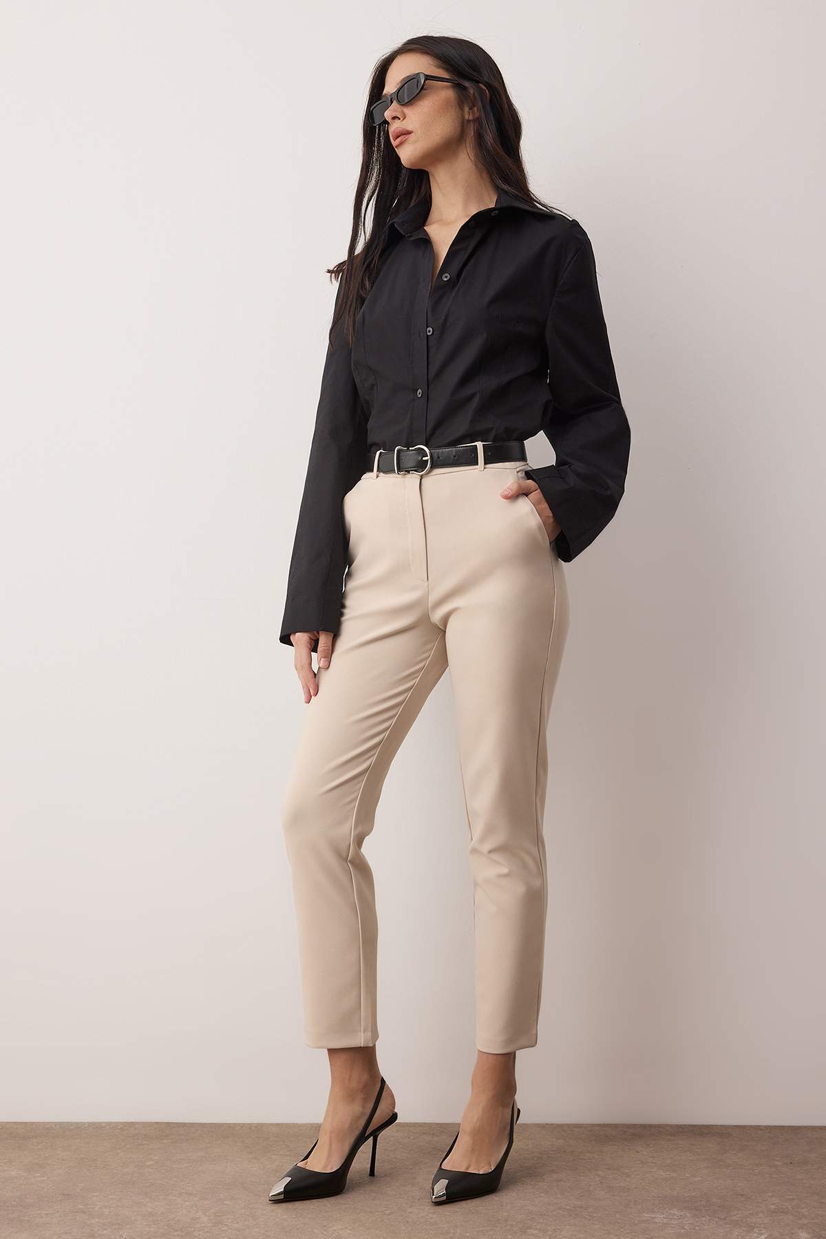 Pantalone TWOSS19ST0038 - bež [djesi-src-95faefa7e17918934694b059fe5bd386b75d605846554ed32e00cf7351bf3463]
