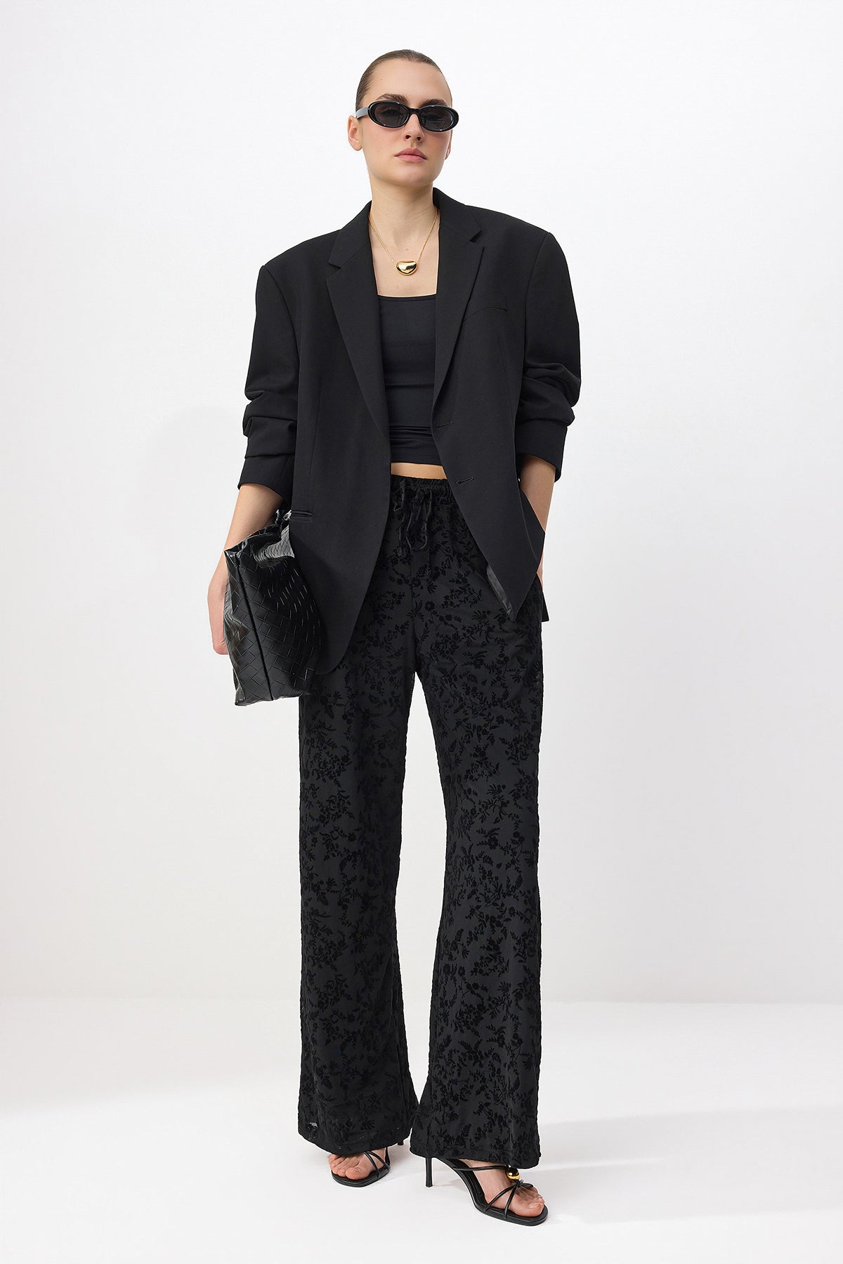 Pantalone TWOSS26PL00161 - crna [djesi-src-59635634973d473914b1d91ce5959c214f78b1a3ed7dbb9715641b7265f3b414]