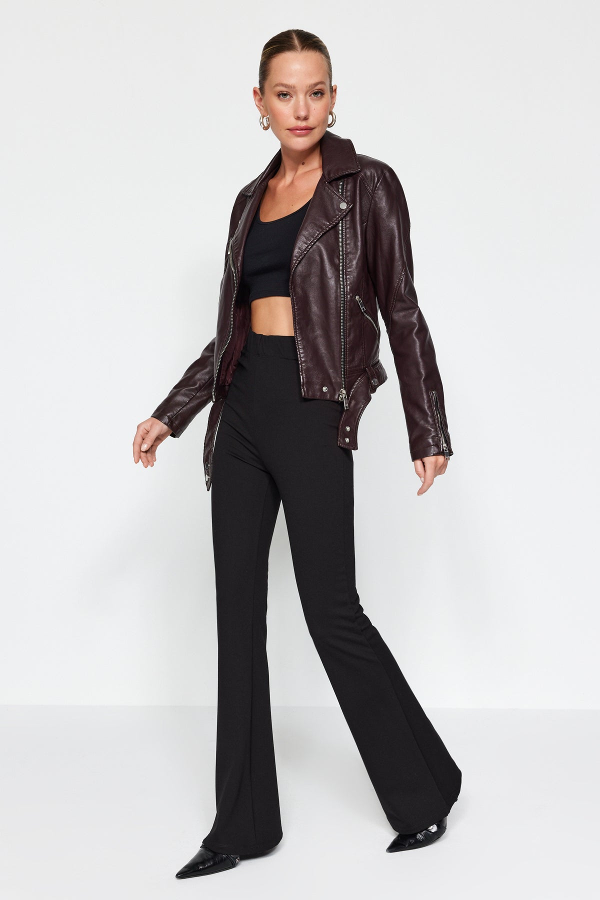 Pantalone TWOAW24PL00164 - crna [djesi-src-9b45676abd58bf25bdd92be75585cd8625332c44679709a93924489f44268fec]