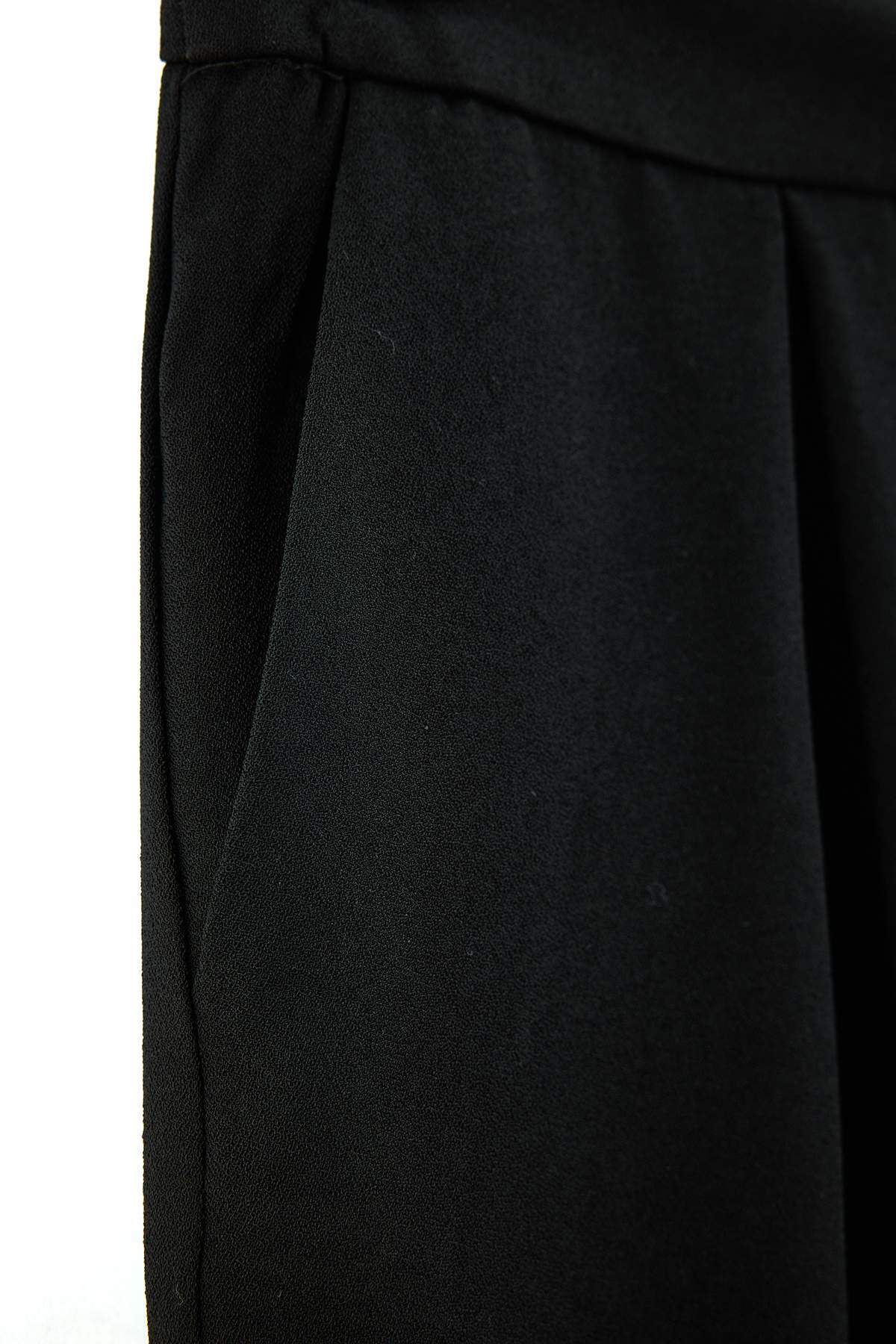 Pantalone TWOAW27PL00066 - crna [djesi-src-3e25937c7448a85b8073d16814902c34441422b40c9997201688b84a7e39ab89]