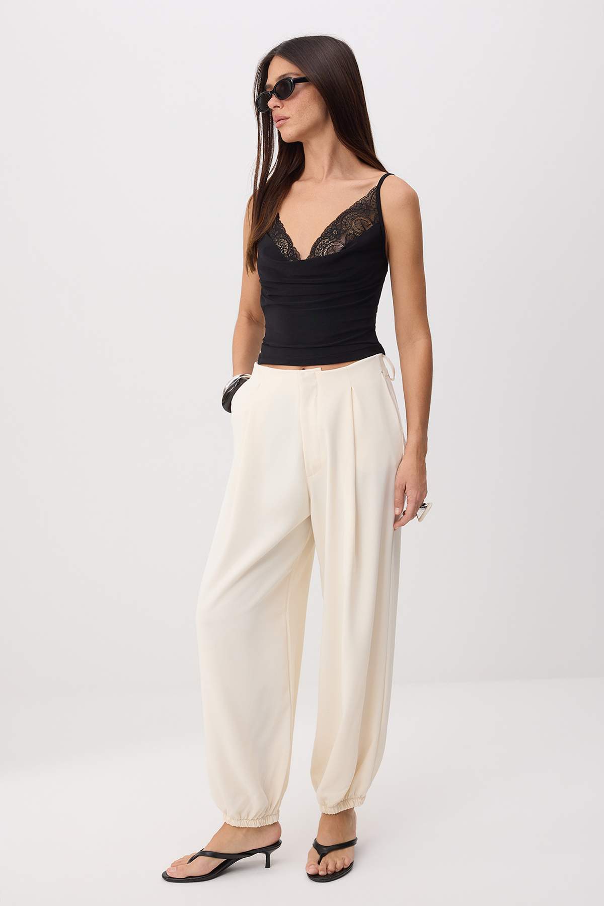 Pantalone TWOAW26PL00169 - bijela [djesi-src-ade28081bb28dc3989ecdfc8e546af35571855716c30d1d98429ae05dfe87cc8]