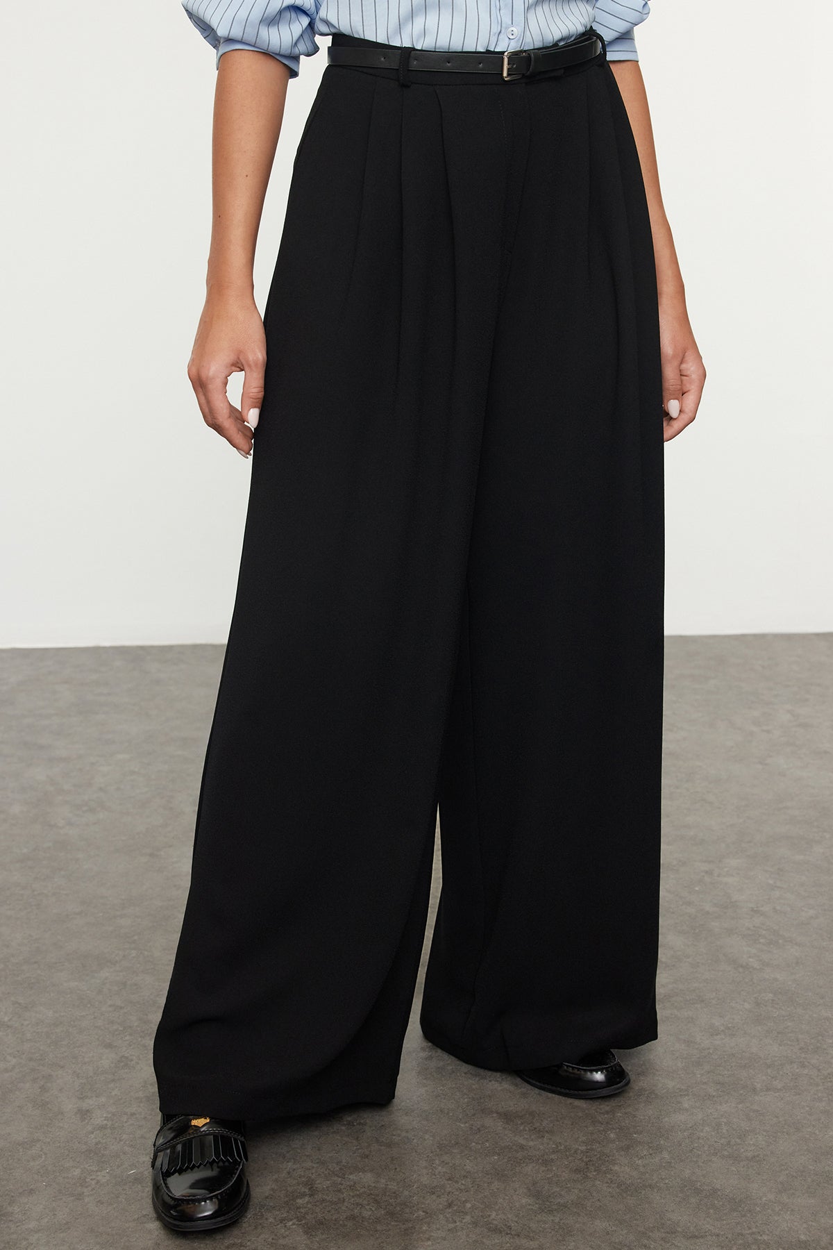 Pantalone TWOAW25PL00032 - crna [djesi-src-79b699898db6ab357580667199156eaa5643d623f75eb2d15ba9b76fc2965fa8]