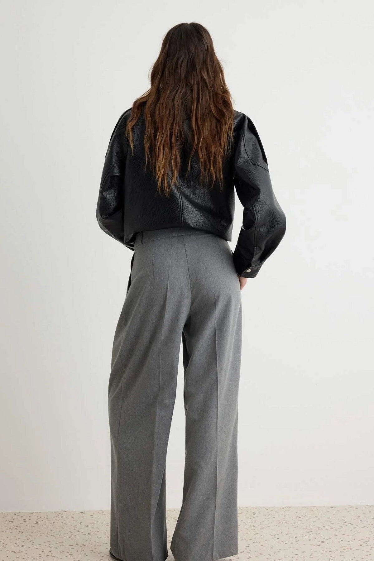 Pantalone TWOAW27PL00060 - siva [djesi-src-41c500a32ffb36967cb18c40c108359738c907b51e51d73e7799ec2c82d91d0f]