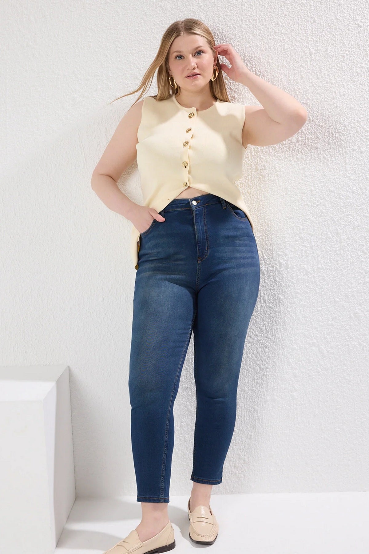 Jeans TBBAW23CJ00059 - plava [djesi-src-ee24c8b35c2b53cbdf3397a507c6f11d6e80e59f5942c4b84311774991e44ea5]