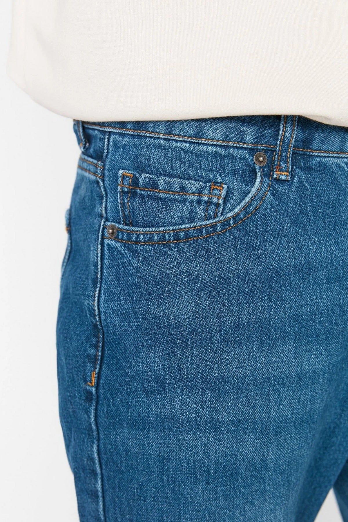 Jeans TMNAW23JE00023 - teget [djesi-src-cc2003f8ef1bf7062a5ca43bfc755446d82de1d7a9a509565769b63ac0a2ca28]