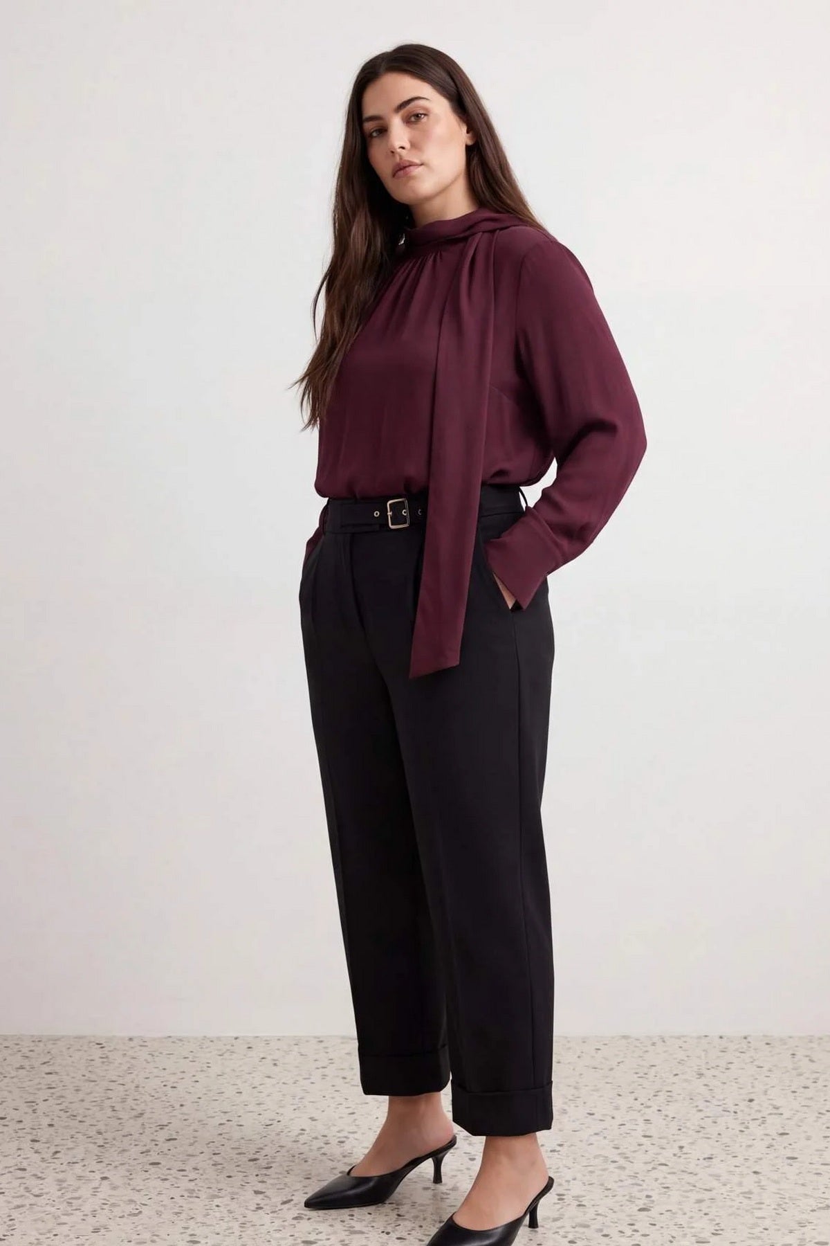 Pantalone TBBAW27AR00006 - crna [djesi-src-7602da101002c942582eb8ef0a8aa91fa0e0d2af09b6e700a988e19490b53f1d]