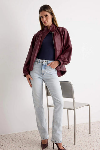 Jeans TWOAW23JE00657 - plava [djesi-src-fffc0155a89dde0eefd99517d52d4a810186e5d145b6f59c91eff588d091352b]