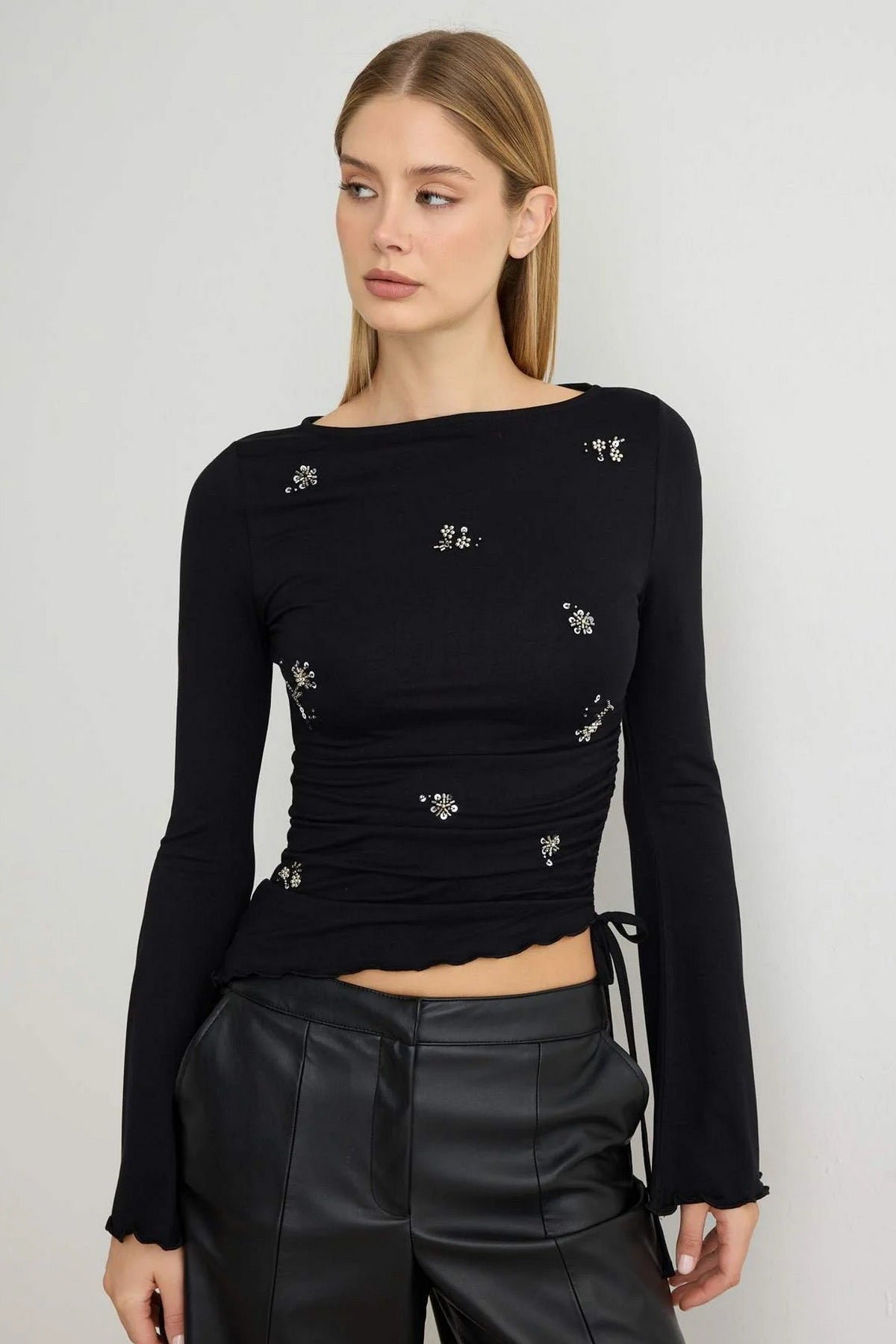 Bluza TWOAW27BZ00419 - crna [djesi-src-d807d3ad97c326031416aa10a06ec6db9afb4a53e1000956f4efdac75a1b654a]