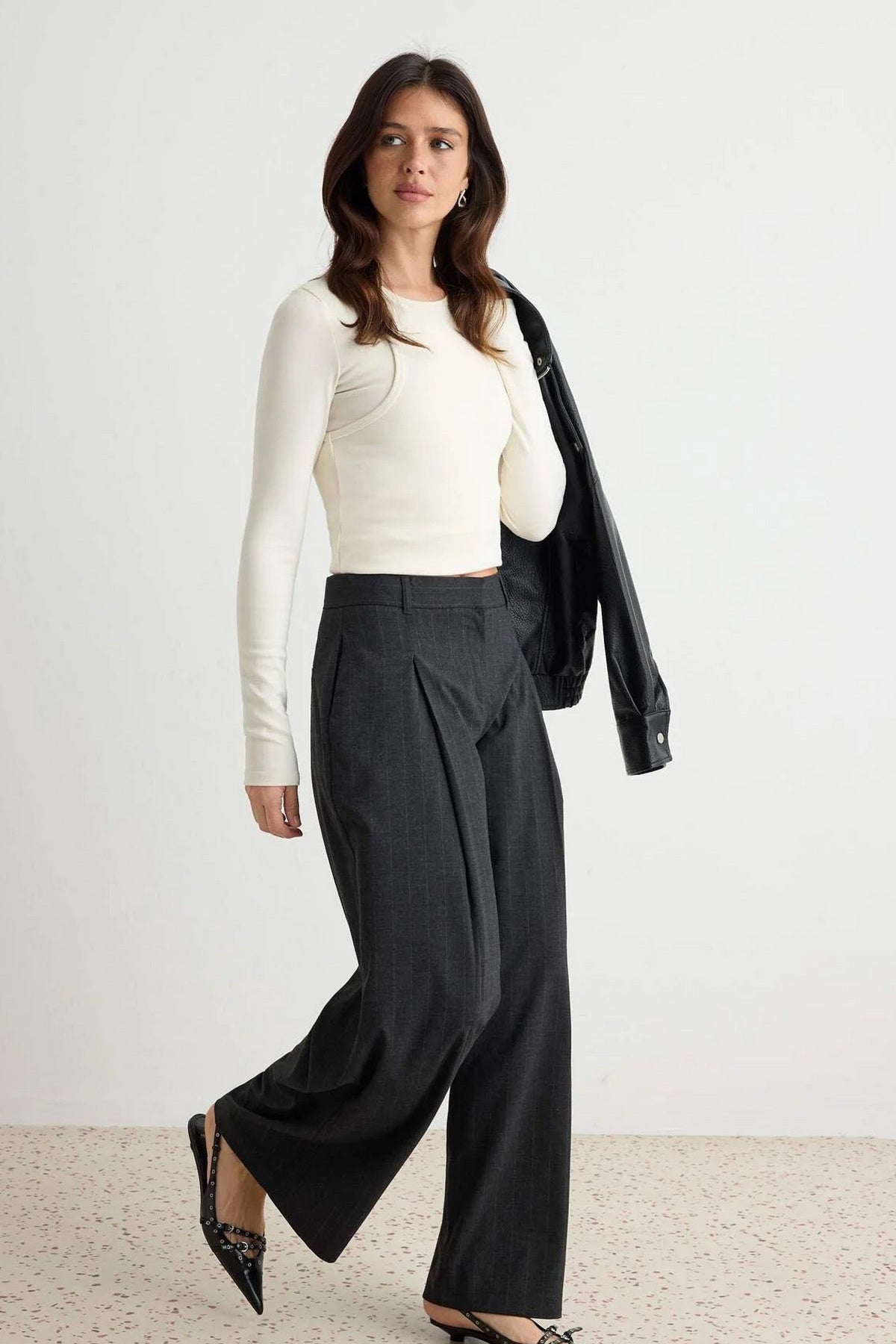 Pantalone TWOAW27PL00048 - siva [djesi-src-763637039ed64db0dc419d513a326e3283c36754929ecbd4e539651e09efcae0]