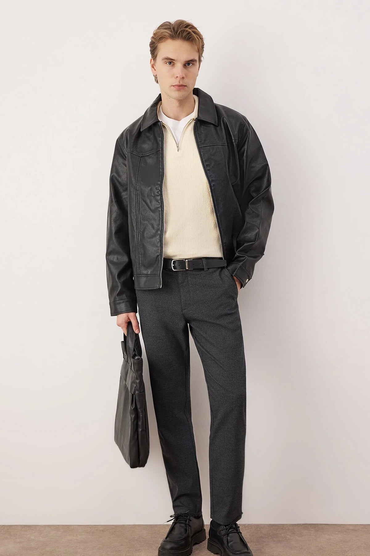 Pantalone TMNAW26PL00028 - crna [djesi-src-3e8943714cb33094005f71ce857400349fa41e1a5483baa3fcfe8f3fff9ab507]