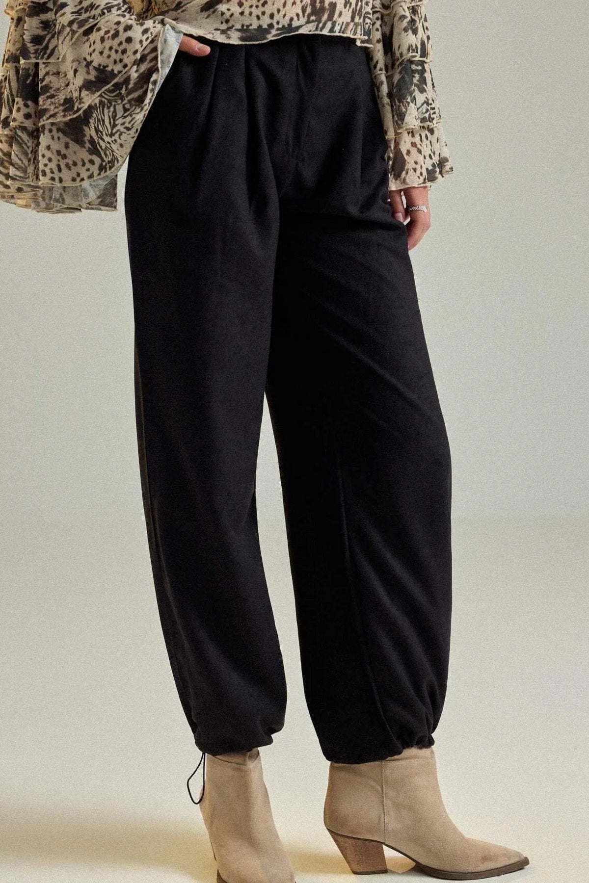 Pantalone TWOAW27PL00114 - crna [djesi-src-09cfb3f6fd4027eee8e02dcd502b9e957e30edb1c8163b34d34e75bc87806f61]