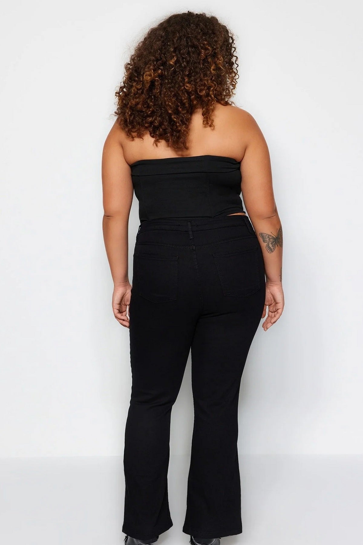 Jeans TBBAW24CJ00001 - crna [djesi-src-d18f41c700dc12ff3376fcbcfec5725db4f06feb2df1e8951405625088b36d2d]