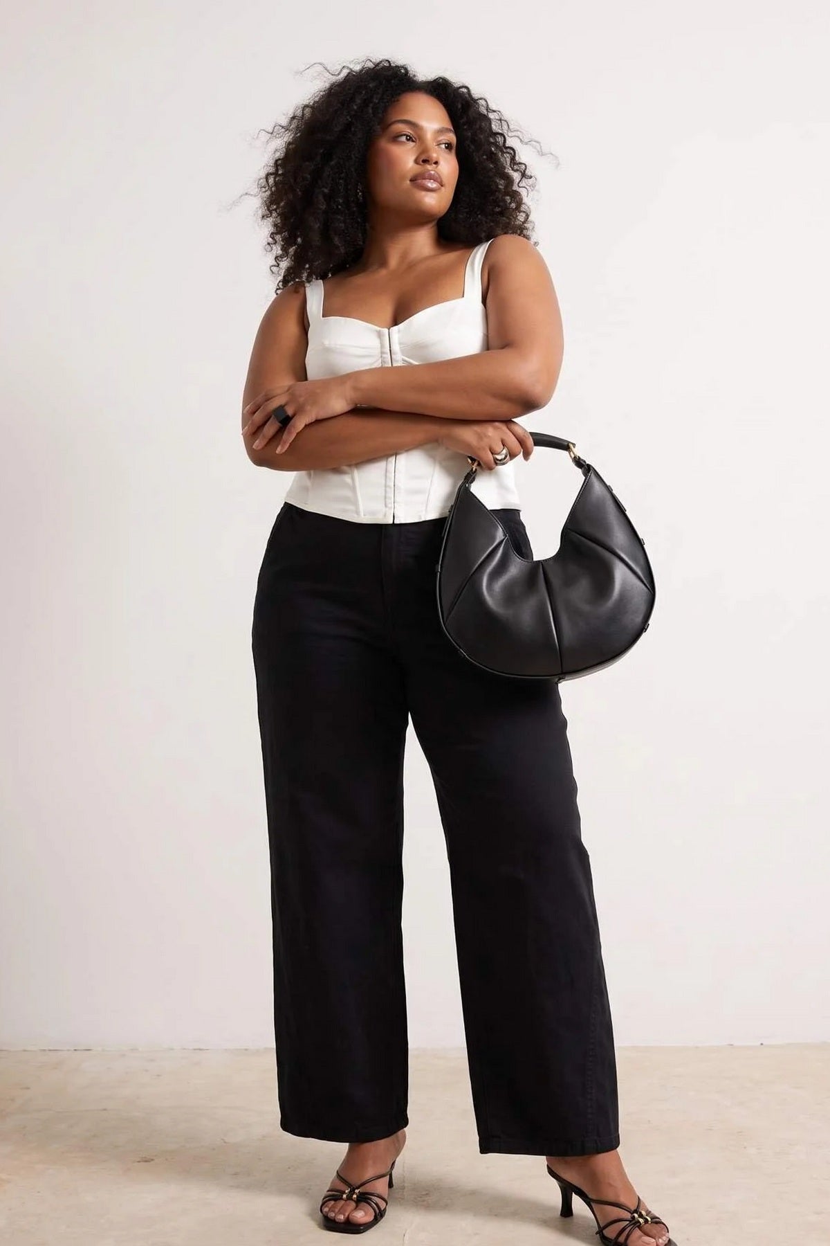 Pantalone TBBSS26AR00060 - crna [djesi-src-a69d4b185e9d57599affee609e2db828ad6b3997c50c2a7ddc22b2d39e077389]