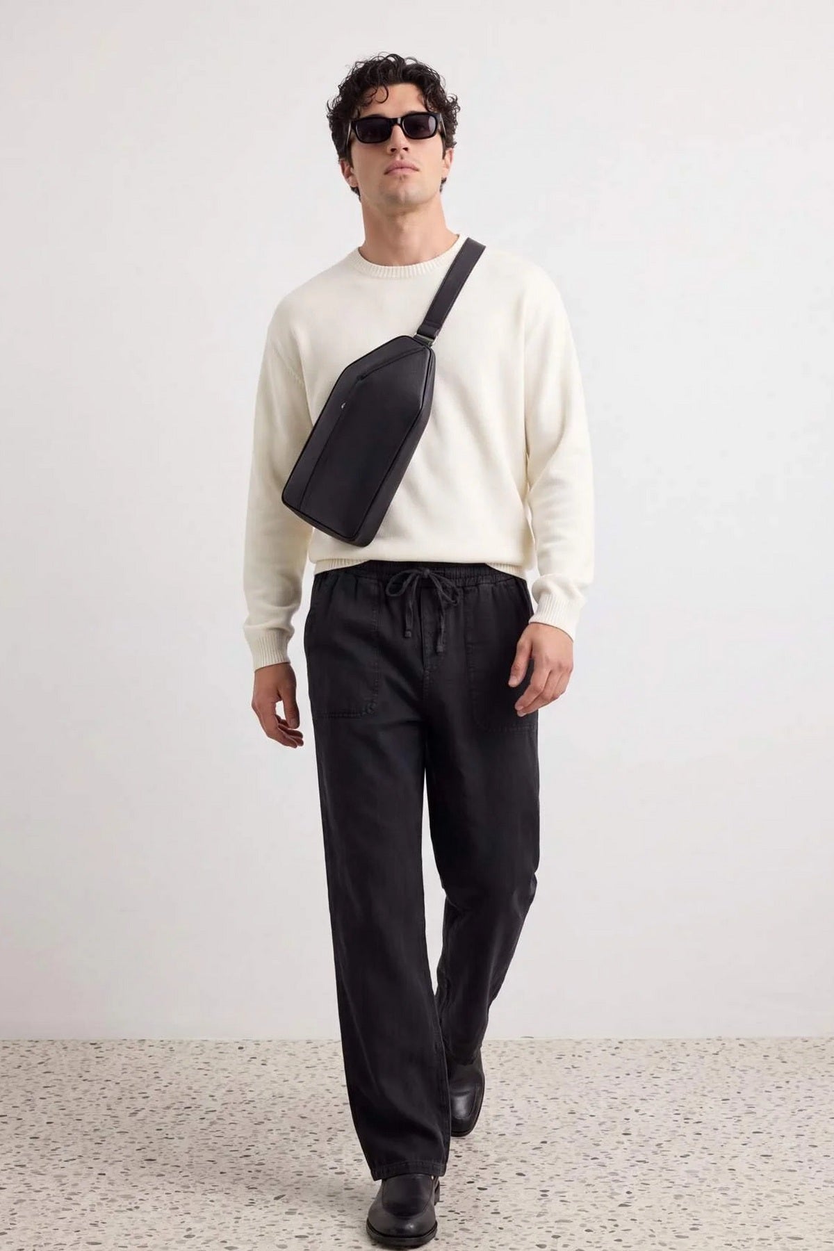 Pantalone TMNAW27PL00003 - crna [djesi-src-bafd7f7983441d8f0be7d46d1120ce4062e6481fdffe6a6bf896870b2514318b]