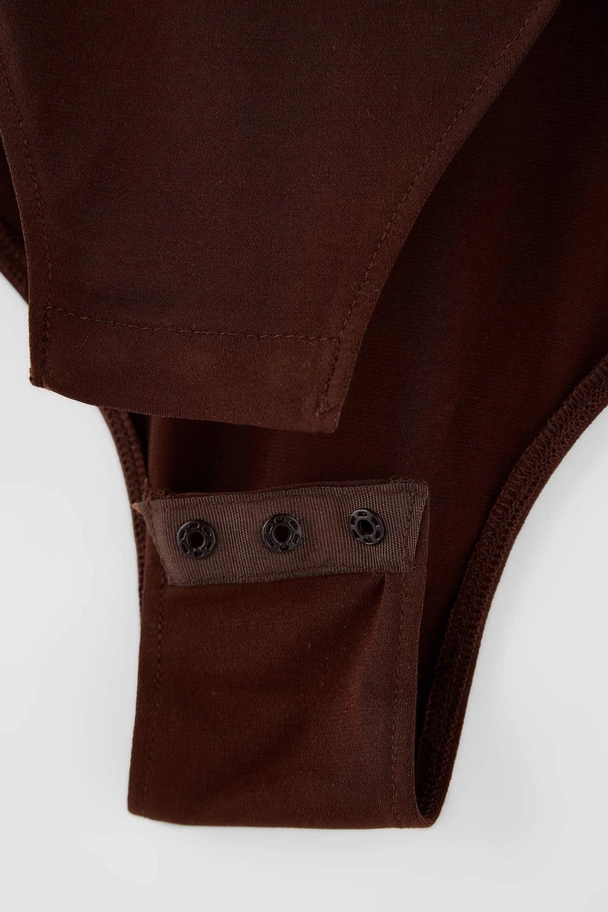 Bodi TBBAW23CS00014 - braon [djesi-src-c531ecca344cf7ad52ed28795e218116e9b4b01bf7b8f004a33f9619faf25e18]
