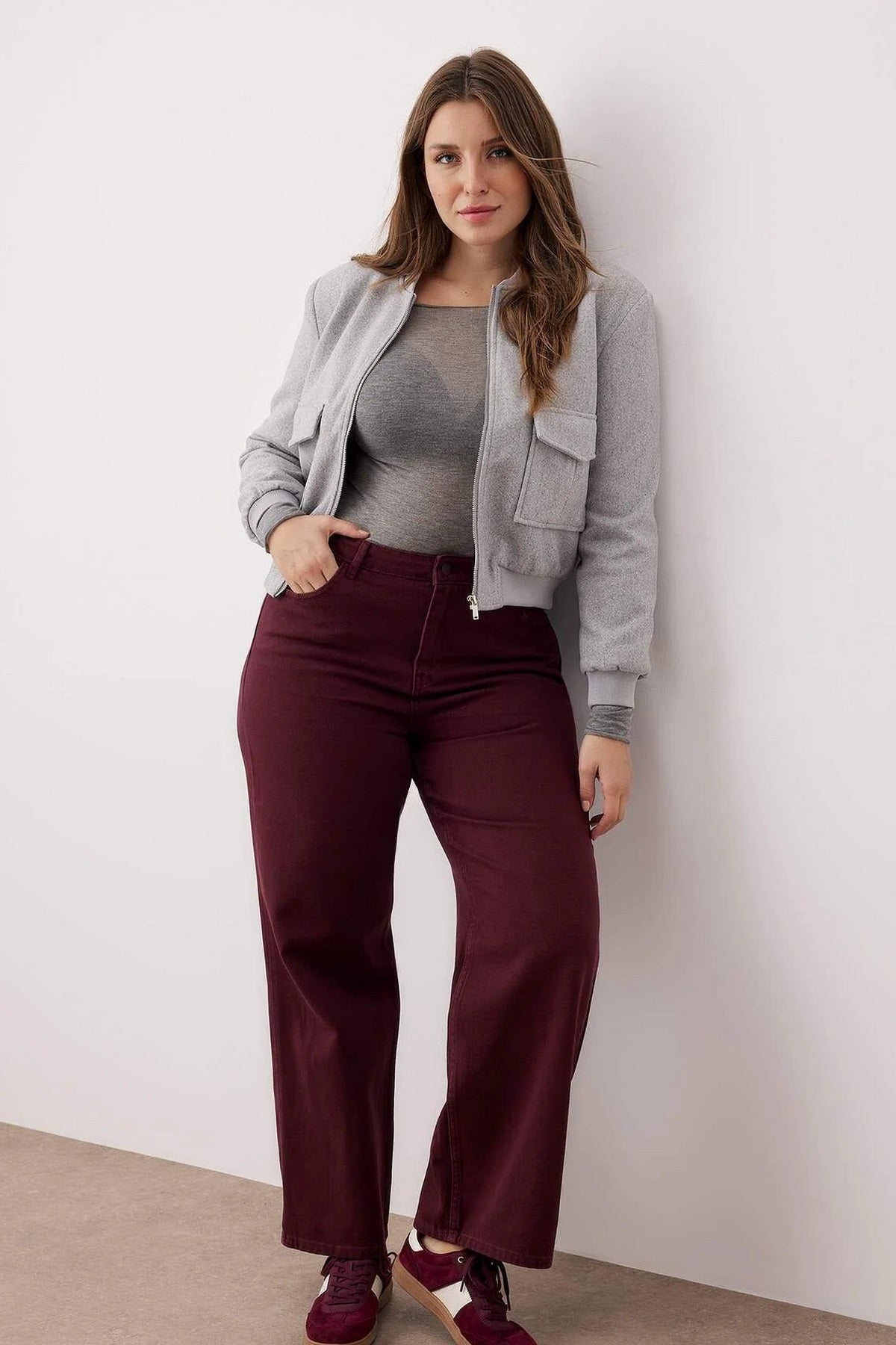 Jeans TBBSS24CJ00050 - bordo [djesi-src-d376a9e3f1546c2252b34447d168471a758c29ec9f3981c7308c4cc80a7ec2c8]