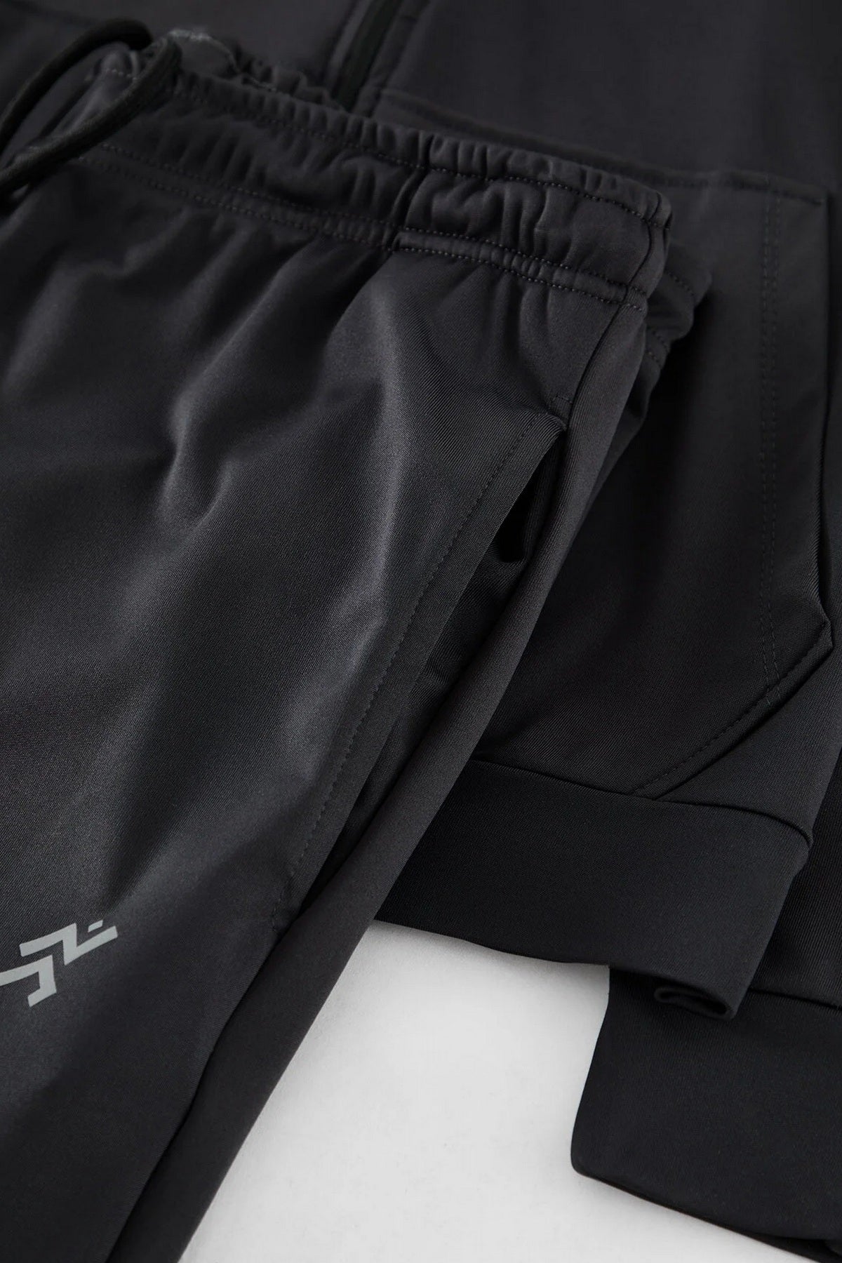 Trenerka TMNAW25EM00015 - tamno siva [djesi-src-220480b65a81c2ef4c693da3436e9e7a59f35953607a6f775f79a7a21bd83c36]