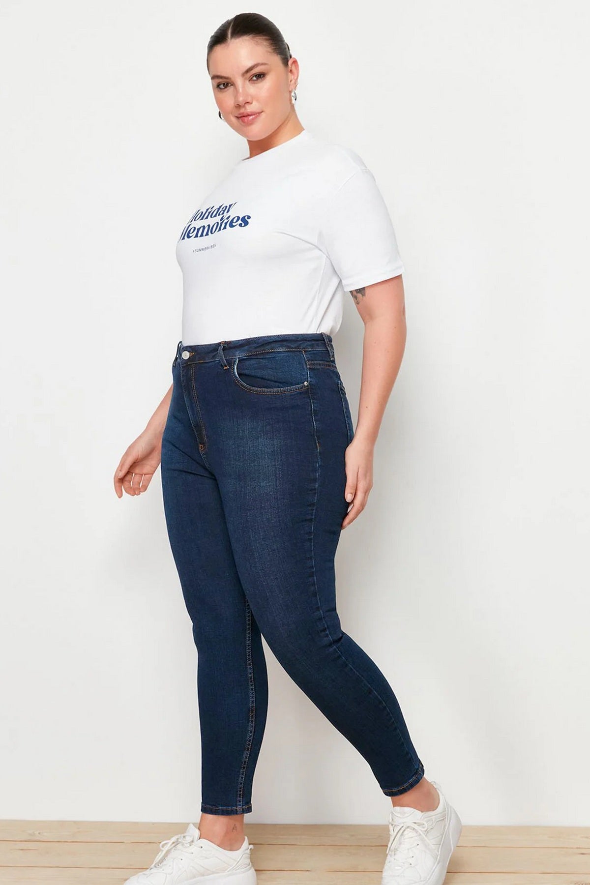 Jeans TBBAW23JE00000 - plava [djesi-src-63d4008a9f1e7e96eed38bc93e8bd4231f7ae51041e79769f4e0b31443f0814a]
