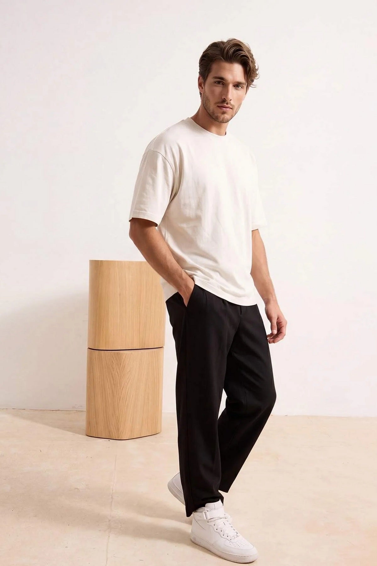 Pantalone TMNSS26PL00025 - crna [djesi-src-4d932de95e5d9e71e4a48c70a7d0ab4b08b633833e26e4443d2118274a414dae]
