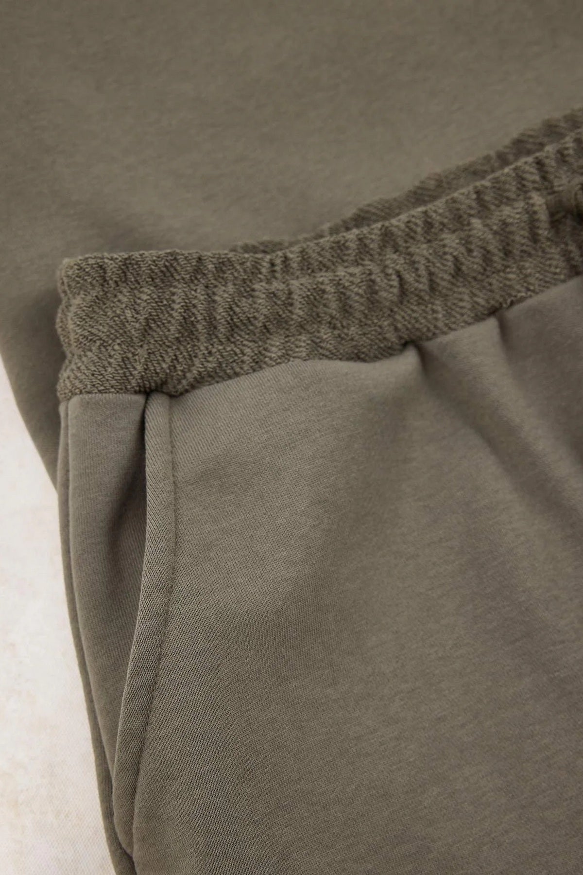 Trenerka TMNSS26EM00001 - khaki [djesi-src-40c3b17a5e676ee05cadb93ba01d08d4a2ce190247dae107ac03d25511348514]