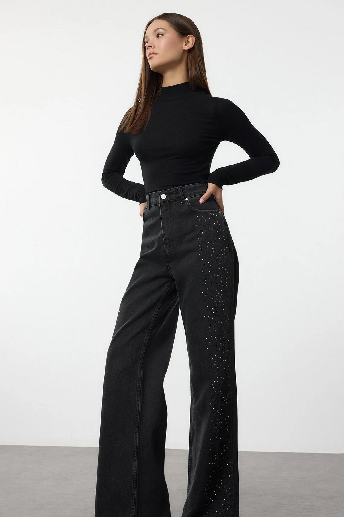 Jeans TWOAW25JE00379 - crna [djesi-src-d40e5c5097c5508d95640e63dcffbd7ba0fee3a9c71a1d7fcdc13f190af2a7b5]