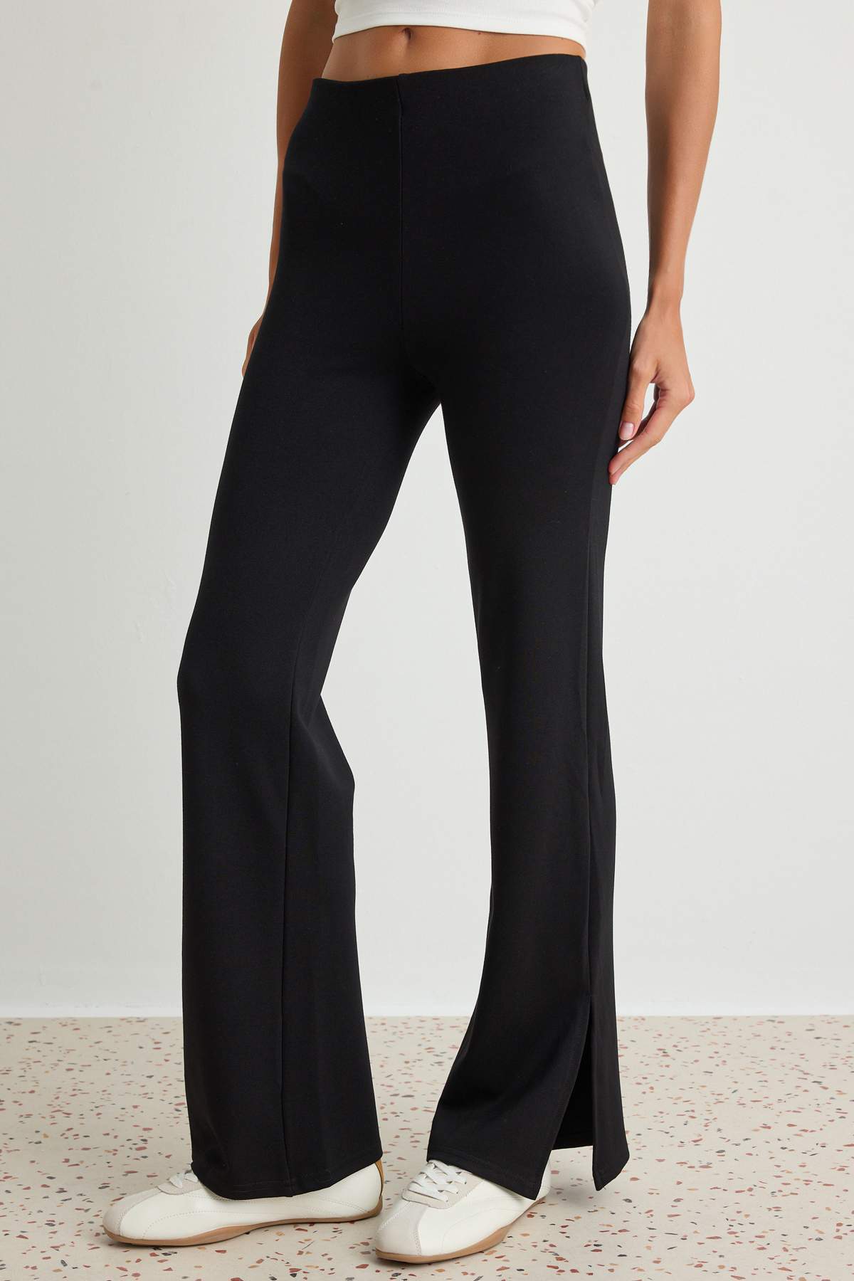Pantalone TWOSS23PL00134 - crna [djesi-src-4e76d8c8a23b5ef6f1b819330a9d0a666835da77b93a6ec0e9277ecd5f88ce35]
