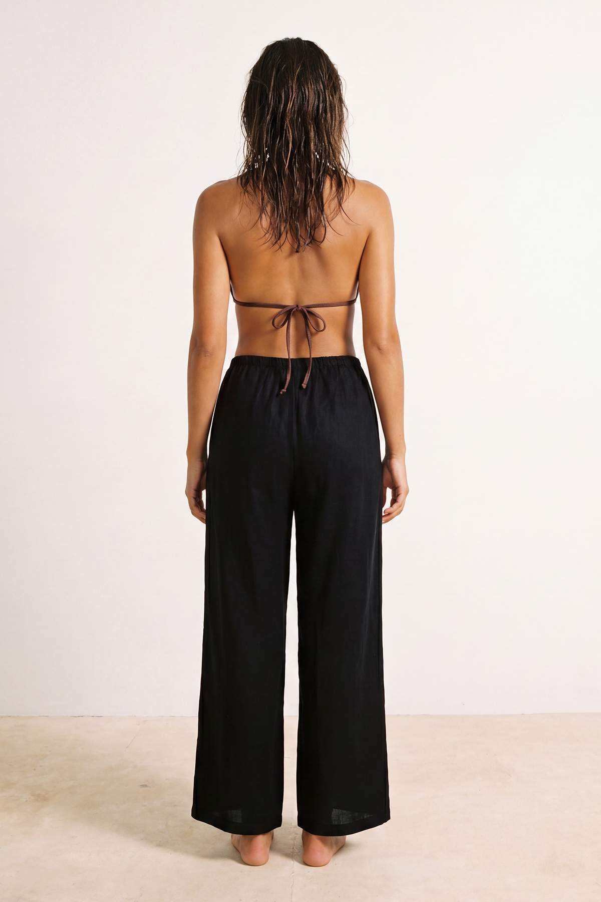 Pantalone TBESS26PL00008 - crna [djesi-src-e034b4e9119fff19f86356b47683988d3df12ba2e3c6cb3b49a9eb0691206e6b]