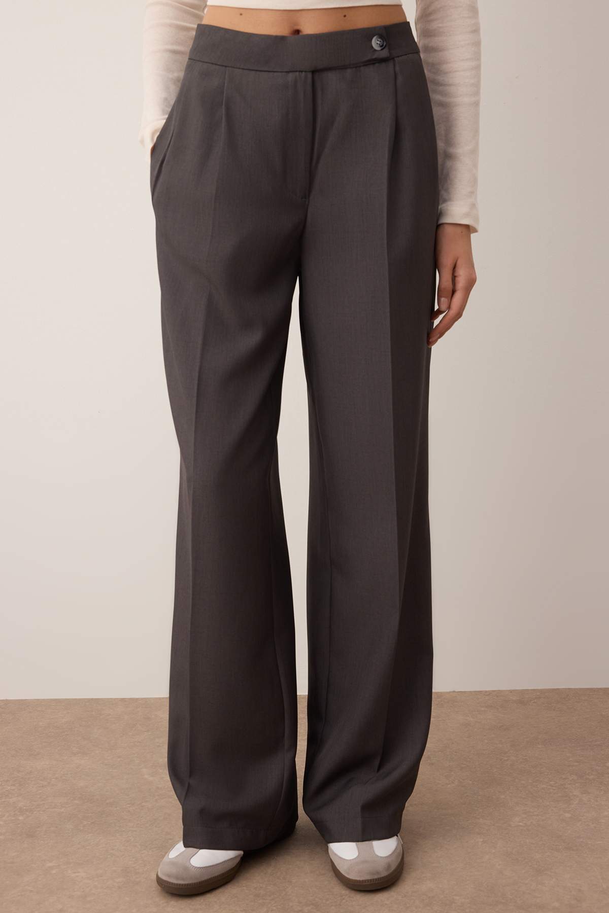 Pantalone TWOAW26PL00036 - siva [djesi-src-0ee5a853d0c7e67979af1ef52f86d1ab658fd6868ce9c06284e9e0e81fc18909]