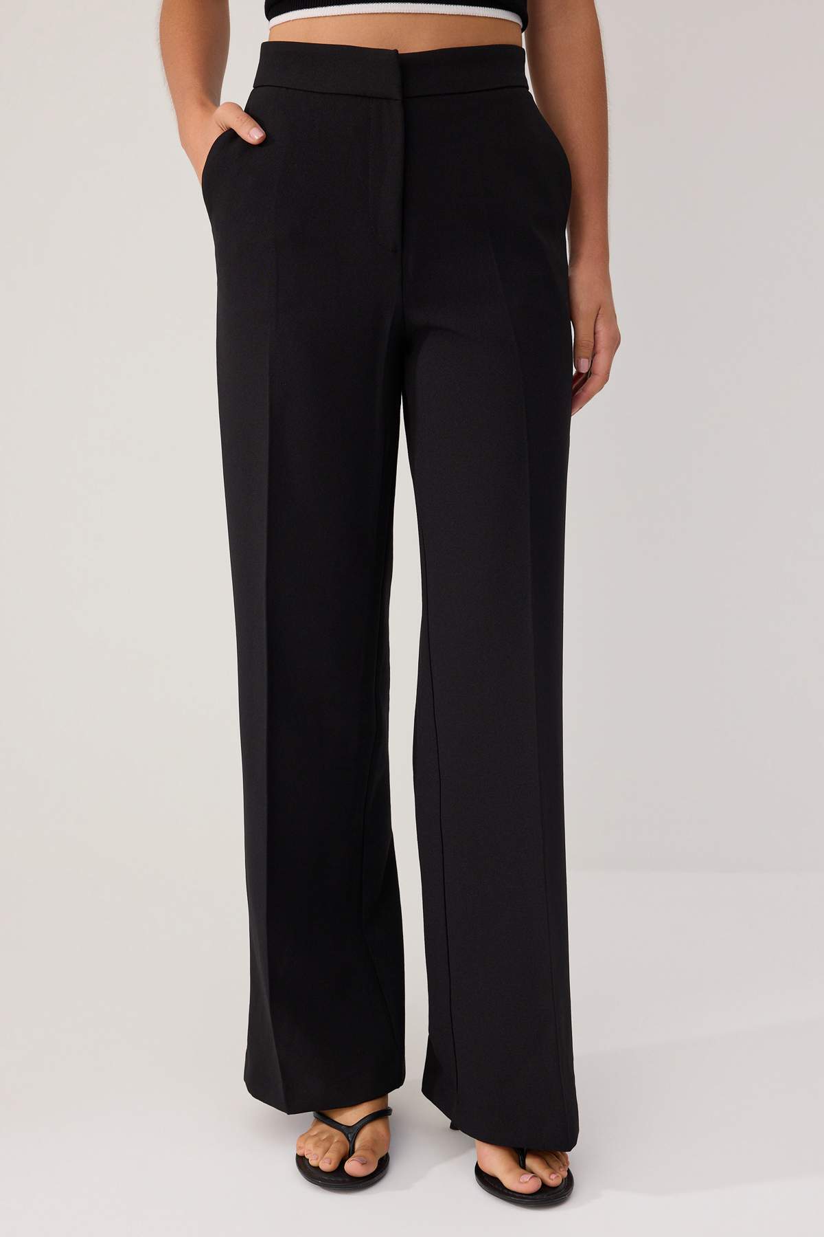 Pantalone TWOSS26PL00057 - crna [djesi-src-4f77d855c3ac2c7df05e423ceb7e3016b1fc256281931ae083f5bef2a1229ada]