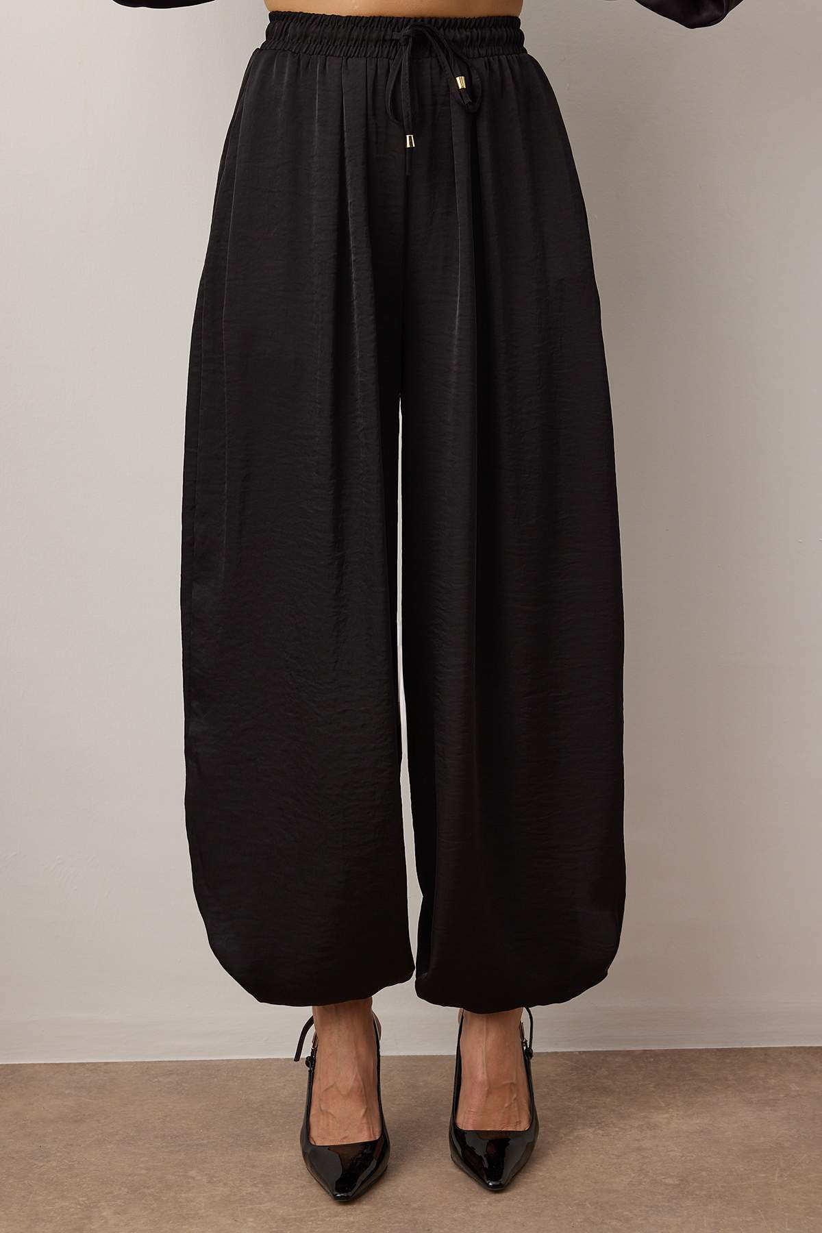 Pantalone TWOAW26AU00114 - crna